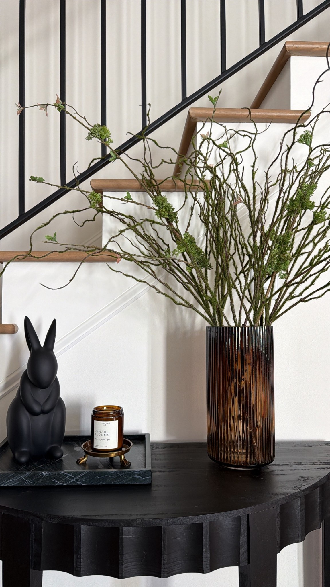 Love these mossy branches when you’re not ready to fully dive into spring yet. 🌱

#mossybranch #mossystems #ltkhome 