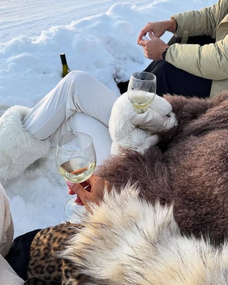 apres ski must haves ⛷️ 

#LTKSeasonal #LTKActive #LTKU