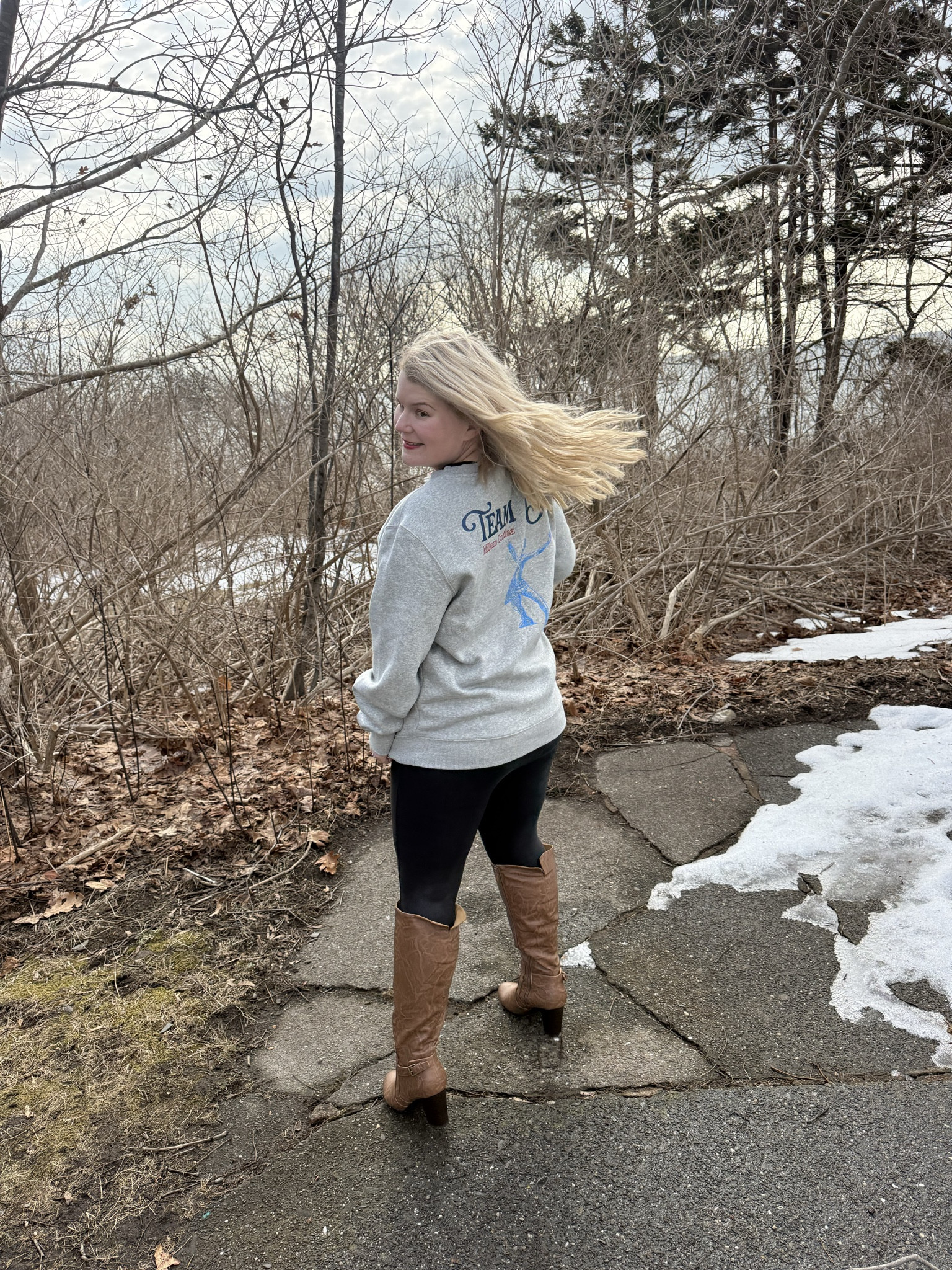 How cute is the sweatshirt repping the Milan Olympics! 

#LTKPetite #LTKActive #LTKootd