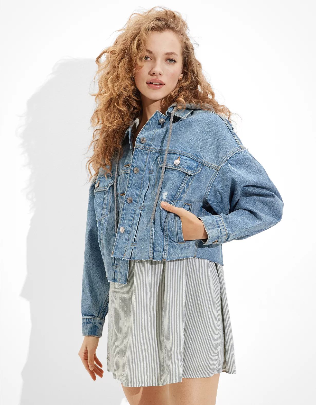 AE Hooded Cropped Denim Jacket | American Eagle Outfitters (US & CA)