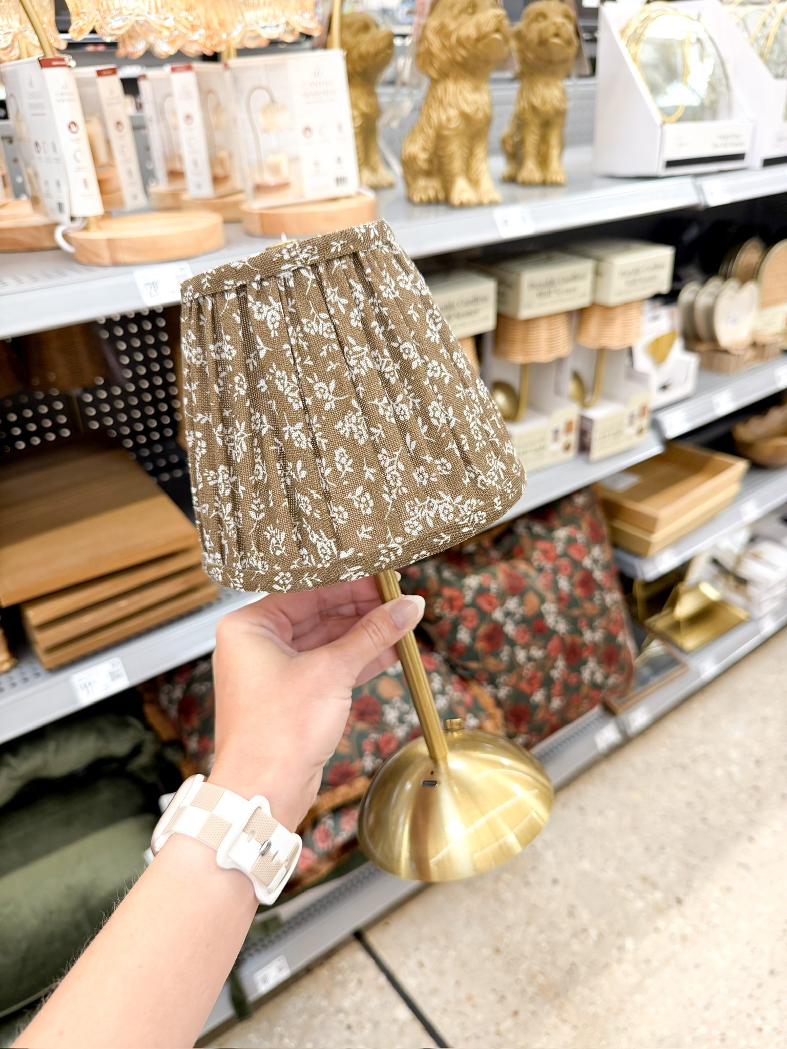 How cute is this mini fall accent lamp I found @Walmart ?

I’m thinking  - entry table, coffee bar or mantel. Where would this add a little fall light to your decor?

//
Walmart fall decor
Mini fall lamp
Fall decor

#LTKdayinmylife #LTKSeasonal #LTKHome