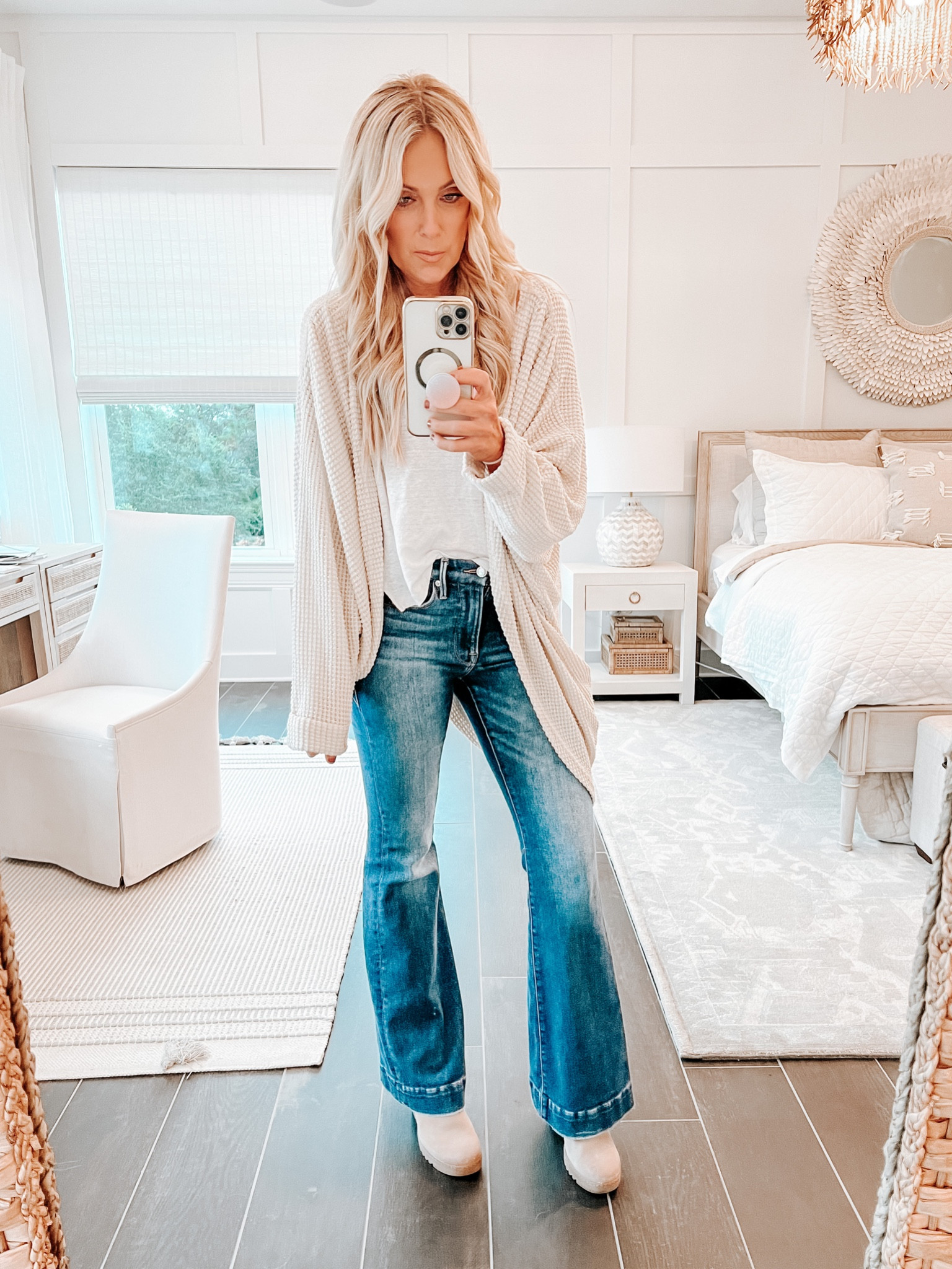 The Amazon fall cardigan you need and the flare jeans that look great on every figure! 