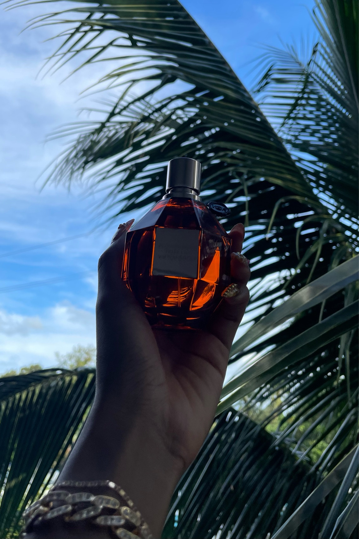 Smelling like a tropical paradise 🥥🥭🌷