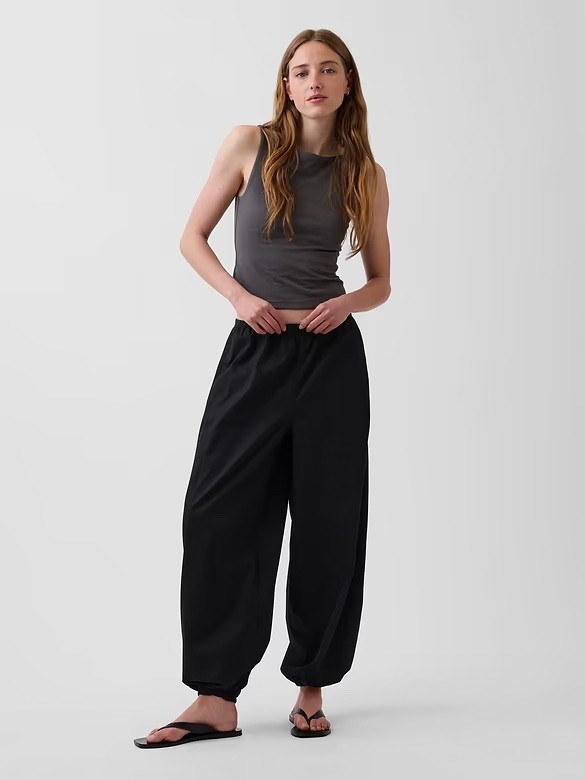 Gap version of balloon pants

#LTKOver40 #LTKActive #LTKmomlife