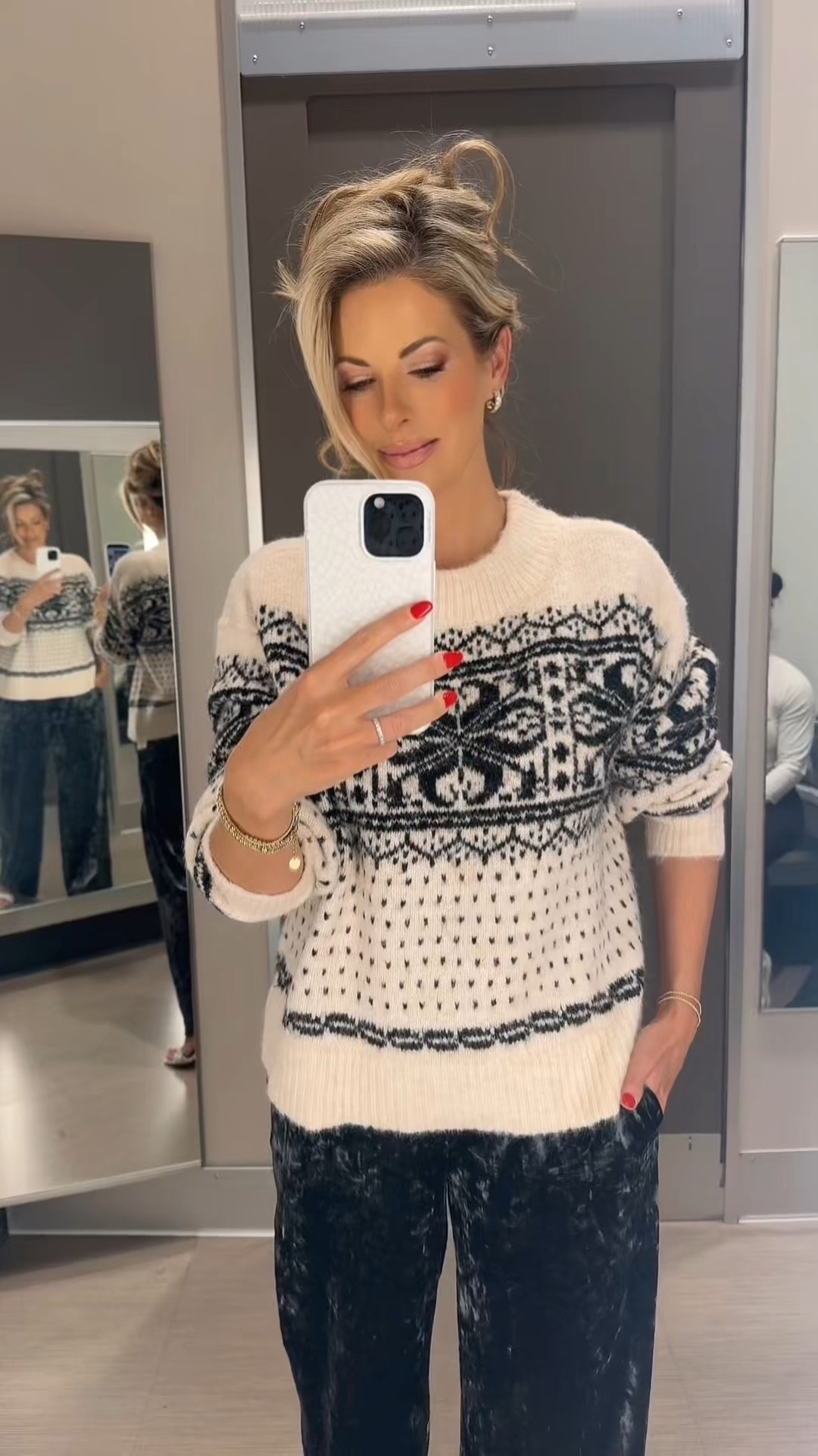 Obsessed with this Anthropologie-inspired sweater from Target — and the best part? It’s under $30! 😍🛍️ Cozy, stylish, and perfect for all your holiday plans 🎄✨ Whether you’re gifting it or wearing it to family dinners, you’ll still get it in time for the holidays!

This piece gives effortless boutique vibes without the boutique price tag. Perfect for winter outfits, holiday parties, and every cozy moment in between. ❤️‍🔥

Shop my LTK for all products and links @Stephanie_Schlund …and shop this post here 👉
comment “COZY” below or drop the link here.

#TargetStyle #TargetFinds #AnthropologieInspired #BudgetStyle #HolidayStyle #AffordableFashion #WinterOutfit #OOTD #LTKholiday #LTKStyle #LTKfinds #TargetFashion #Under30Style #GiftGuide

#LTKootd #LTKHoliday #LTKOver40