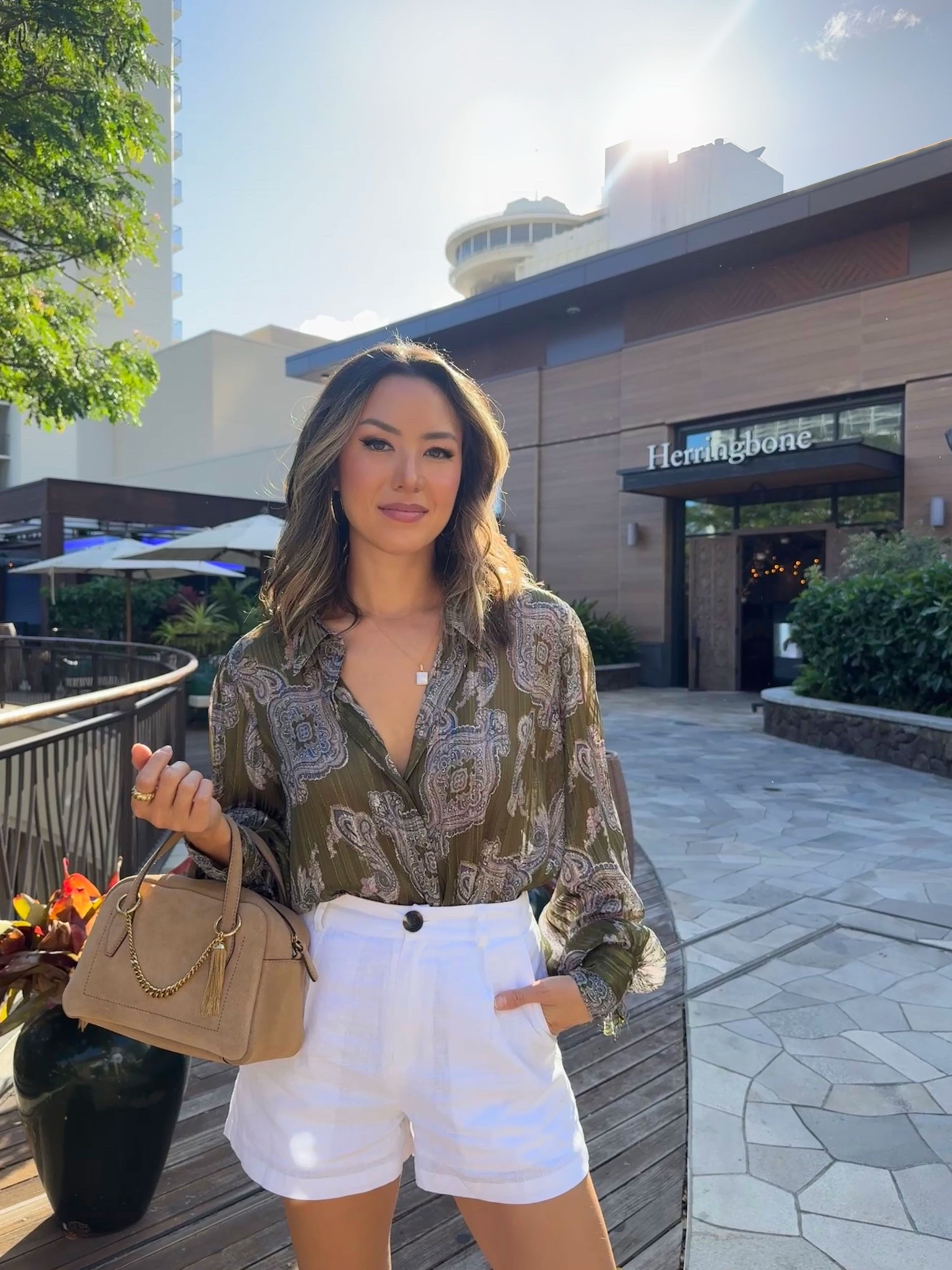 In love with this outfit! And I’m so happy I found these cotton and linen shorts, they are so perfect for a hot day and can be worn with a blazer too. Wearing size XS in the shorts and XS in the shirt. 

#LTKxMadewell #LTKStyleTip #LTKFindsUnder100