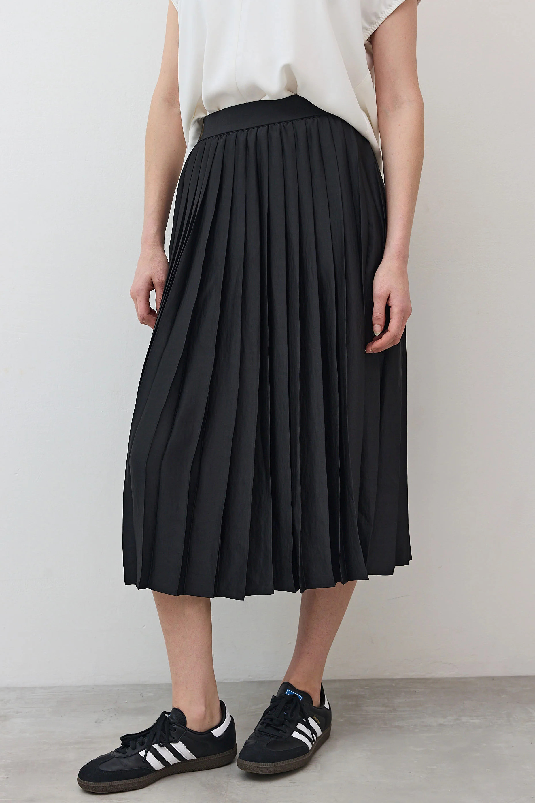 Pull On Pleated Skirt Black / XS | Ruti