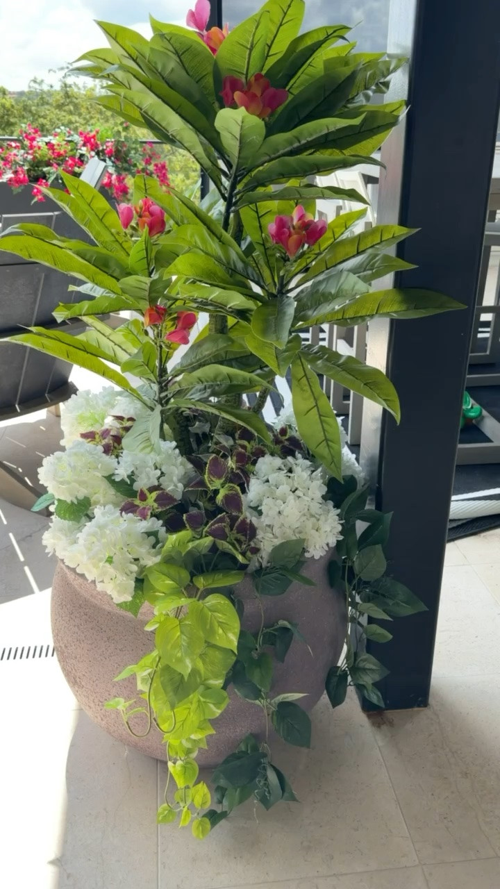 Artificial plants are my new obsession 🪴 🫶🏻

#LTKHome #LTKOver40 #LTKSeasonal