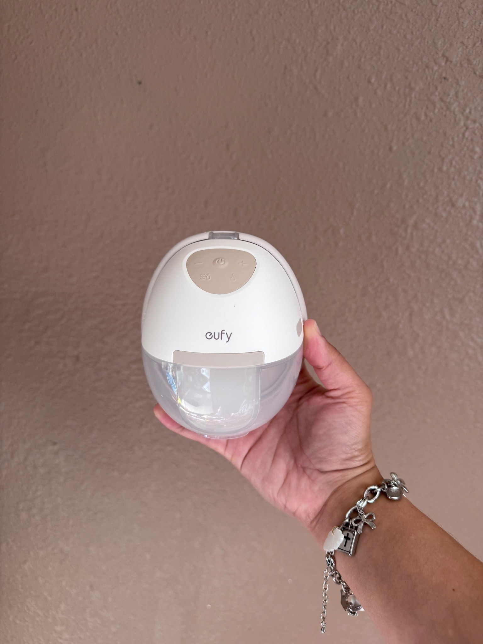 Heated, hands-free breast pump 🙂‍↔️

#LTKBaby #LTKmomlife
