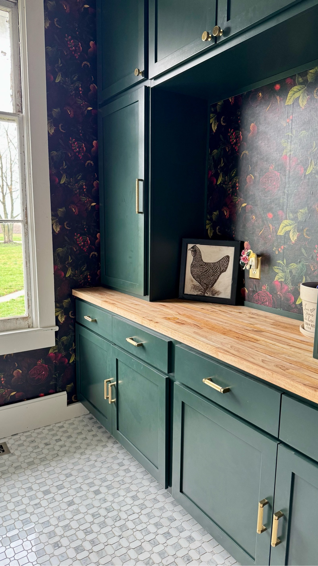 A year ago, Clark was building these laundry room cabinets by hand, and now this moody little space makes doing laundry feel almost… luxurious. Almost.

Deep green cabinets, rich Sherwin-Williams paint, warm gold hardware, and all the character you’d expect in an 1860 historic home restoration. It’s proof that even the most functional rooms deserve beauty, intention, and a little drama.

Doing laundry here genuinely makes me happy.
Well… except for the occasional lack of running water. Old houses keep you humble like that.

Still worth it. Every single time.

Save and share if you think even laundry rooms deserve drama and love! 🖤✨♥️

#HistoricHomeRenovation #OldHouseCharm #LaundryRoomDesign #MoodyInteriors #FixerUpperLife #SherwinWilliamsPaint #darkgreencabinets