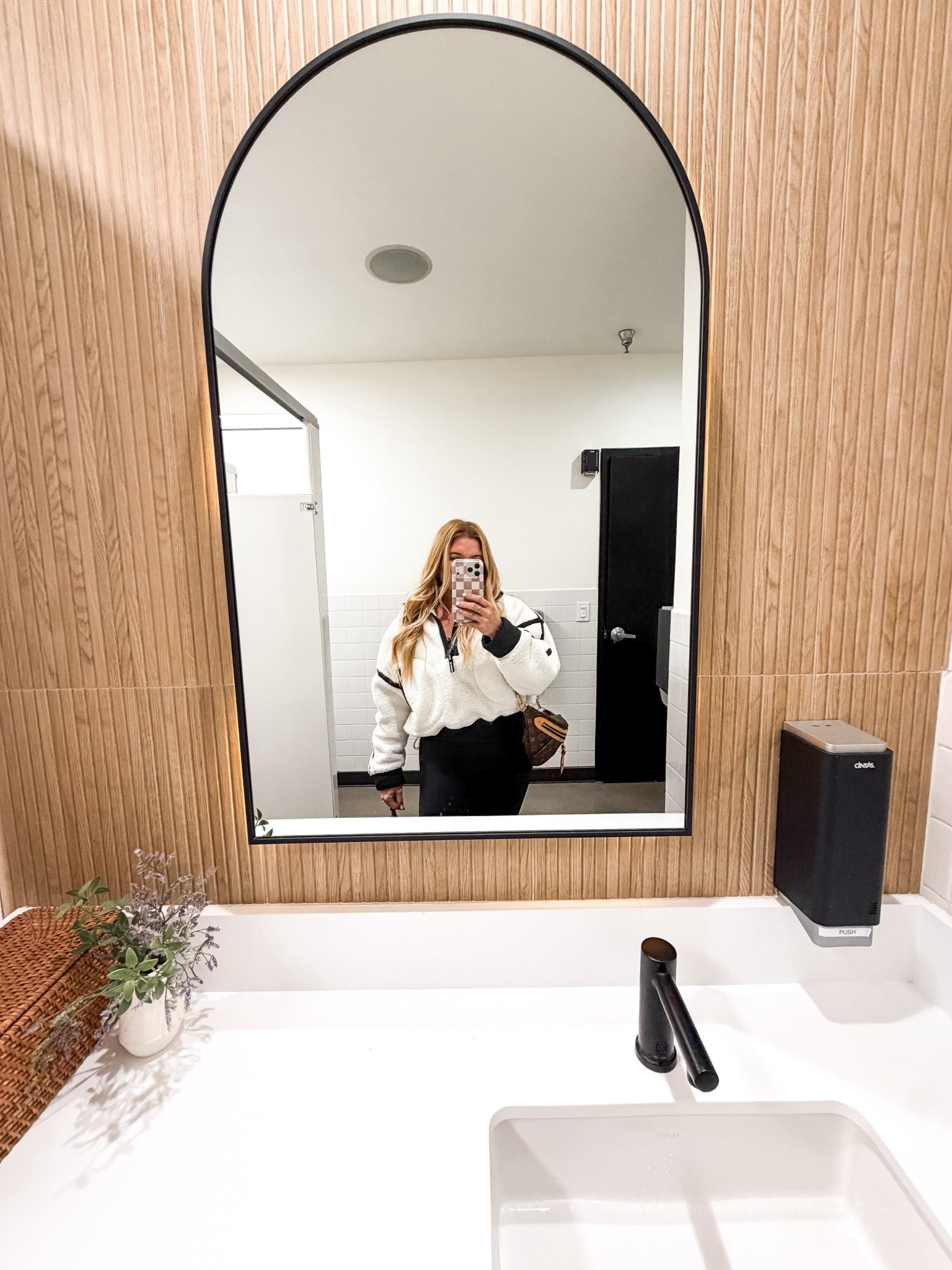 If you’re a mom and don’t own these yet… you’re missing out.

I’ve worn these compression leggings for FIVE years straight. They smooth, sculpt, and hold everything in without feeling stiff. The fleece-lined version is a game changer for winter — same sleek look, extra warmth.
If in between, size up‼️ I have the size small.

The oversized fleece jacket is my throw-on essential for the past 2 years — cozy, structured, and elevated enough to not look sloppy.

This combo is comfy, flattering, and winter-proof.

Wearing XS‼️

Linked for you below 🤍


#LTKOver40 #LTKdayinmylife #LTKmomlife