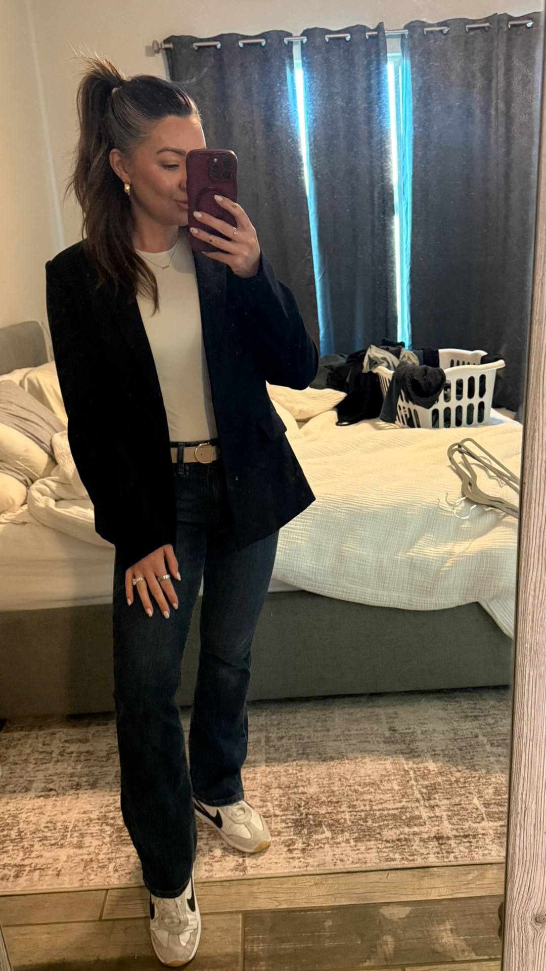 Sometimes keeping it simple is what you need to do as a busy working mom.  Wear g a mediumnin the @lululemon bodysuit, an 8 in the blazer, and a size 4 in the jeans. 

#LTKootd #LTKWorkwear #LTKmomlife