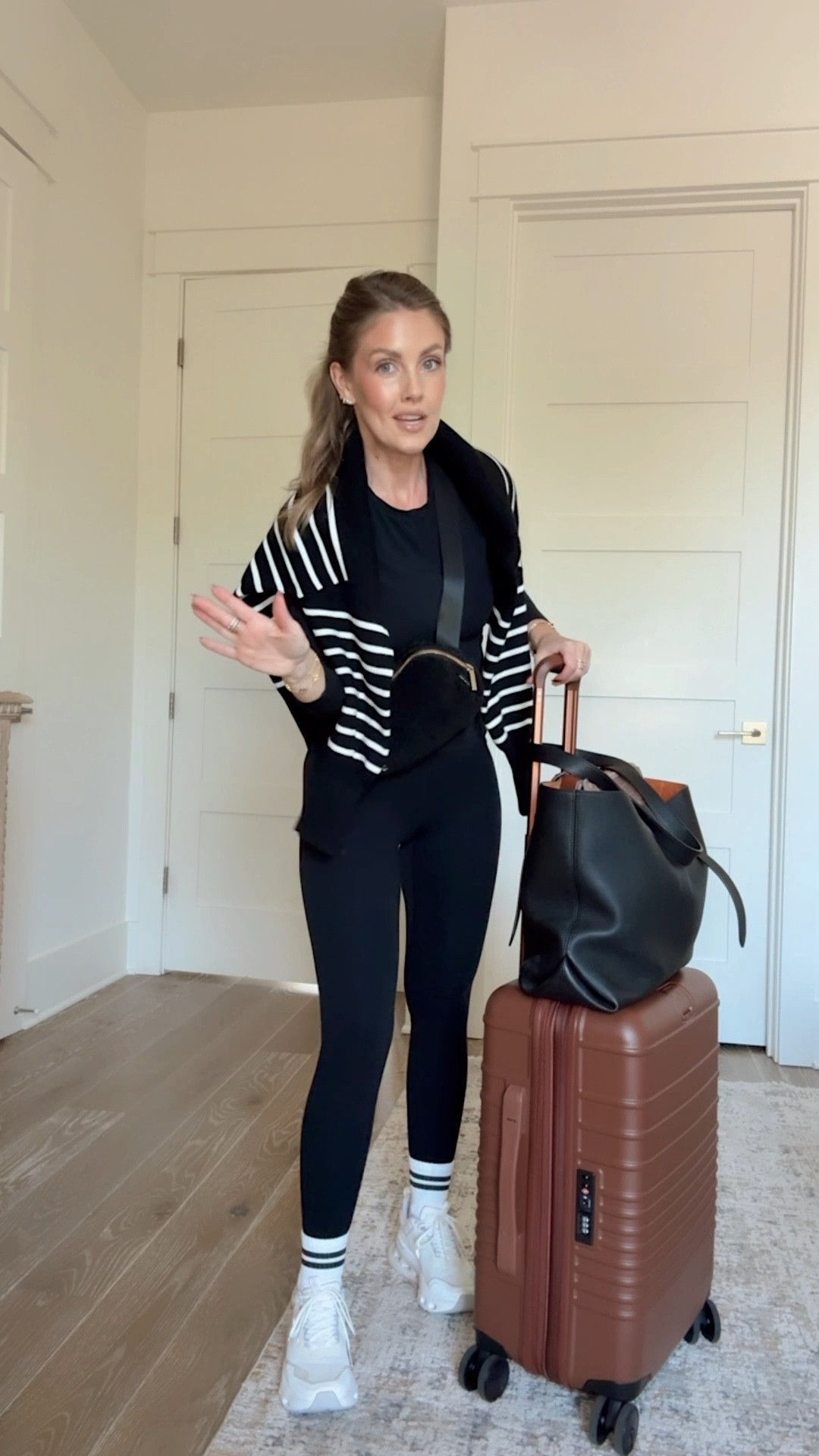 Small Amazon sweater / Small long sleeve tee / XS leggings 🖤✈️

#LTKPetite #LTKTravel #LTKootd