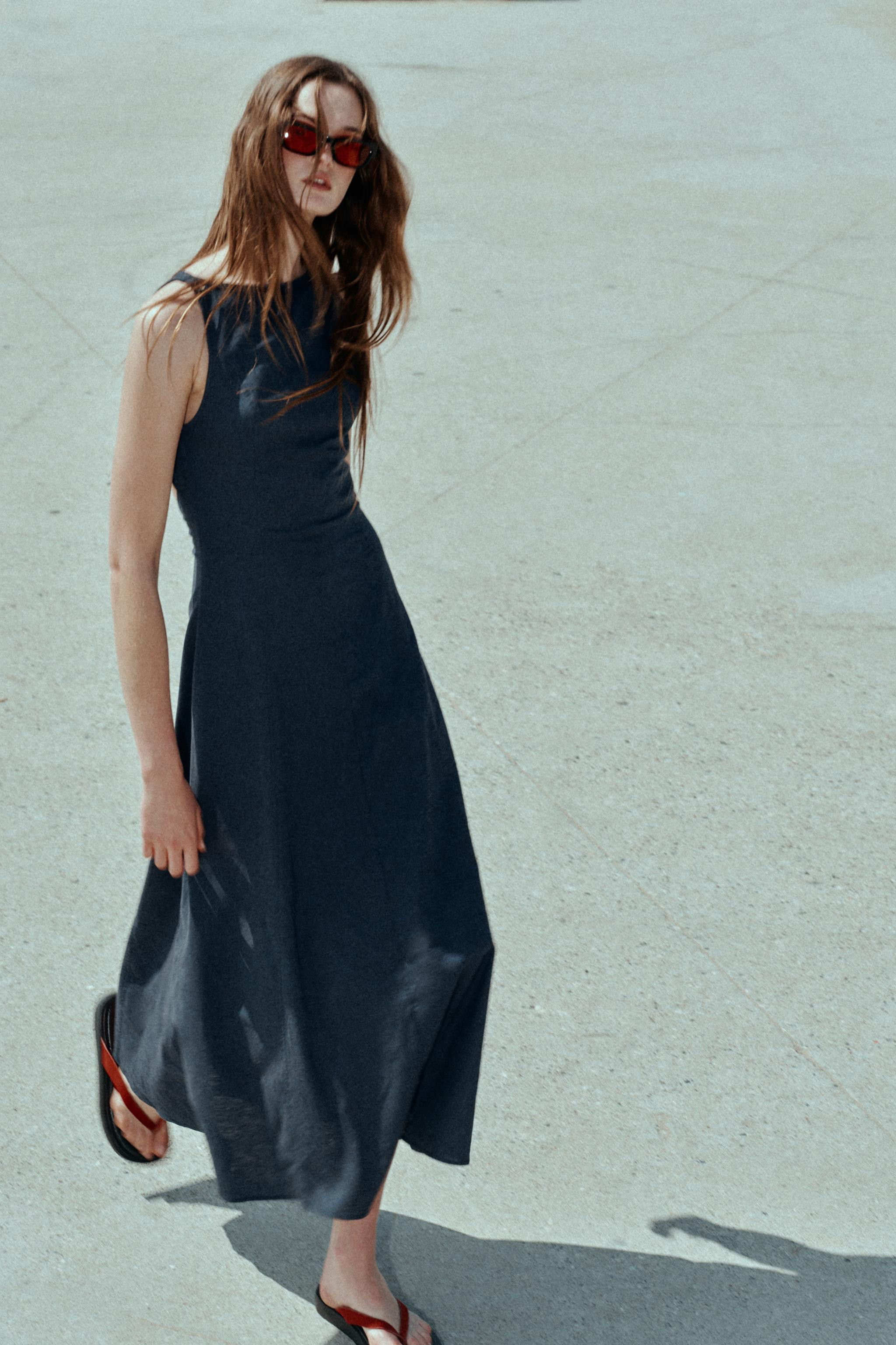 MIDI LINEN BLEND DRESS WITH OPEN BACK | Zara UK