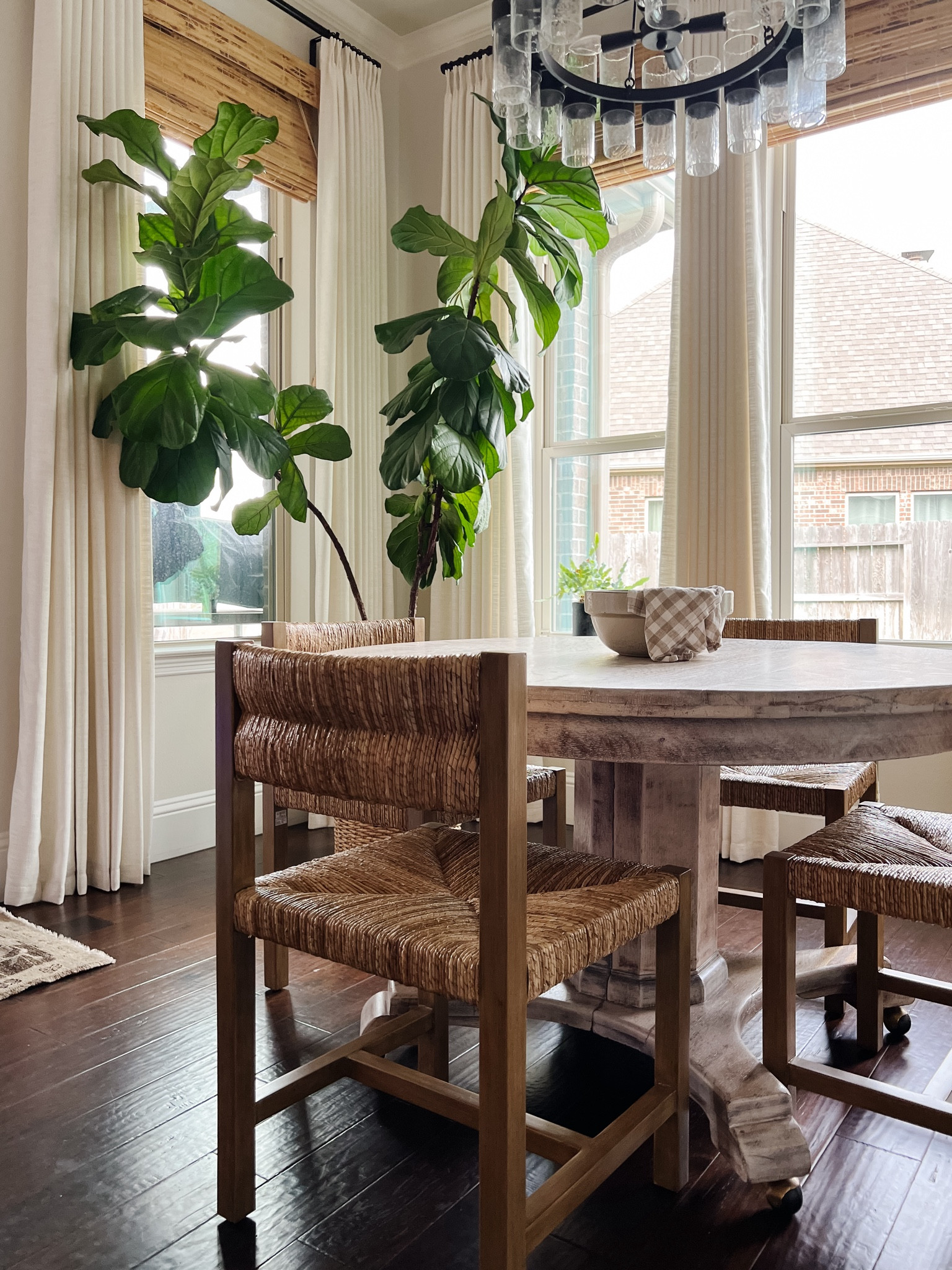Our new woven chairs in the breakfast room



#LTKhome