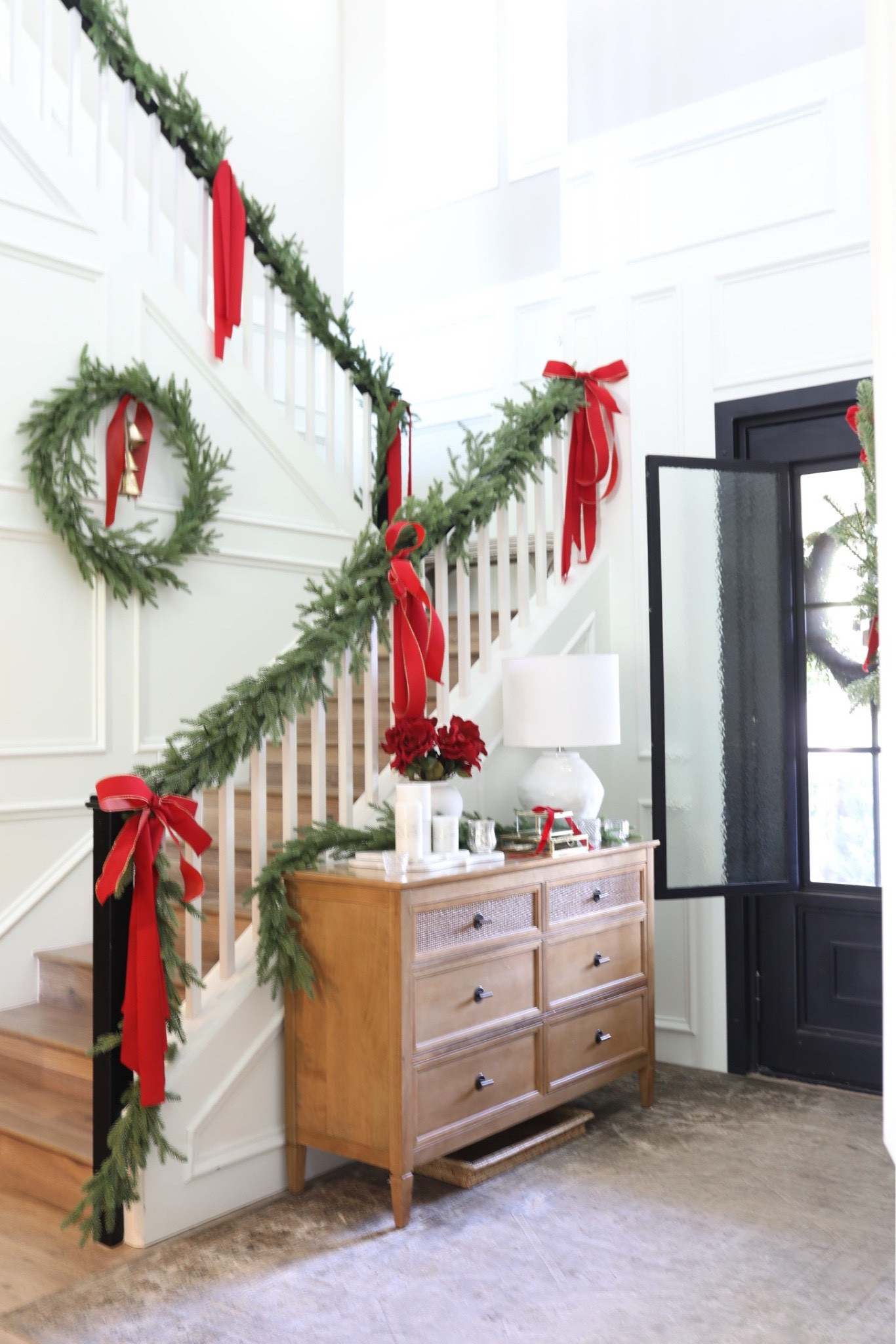 Classic reds are back and I’m loving it! Recreate this look this Christmas! 


At Home, Christmas Decor, Staircase Christmas, 


#LTKHoliday #LTKHome #LTKSeasonal