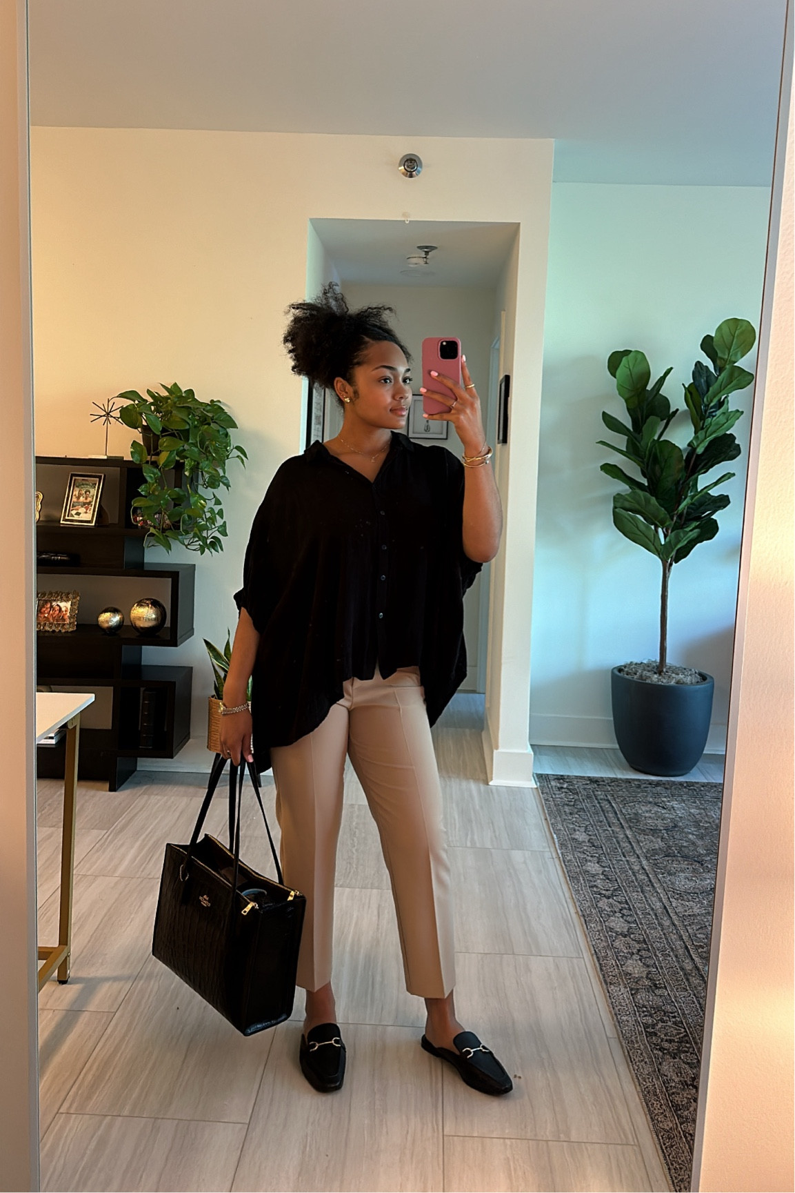 Work ootd

Pants are from Zara but couldn’t link it 

#LTKWorkwear