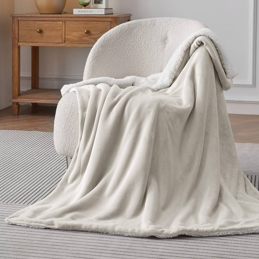 Bedsure Sherpa Fleece Throw Blanket for Couch - Thick and Warm Blanket for Winter, Soft and Fuzzy... | Amazon (US)
