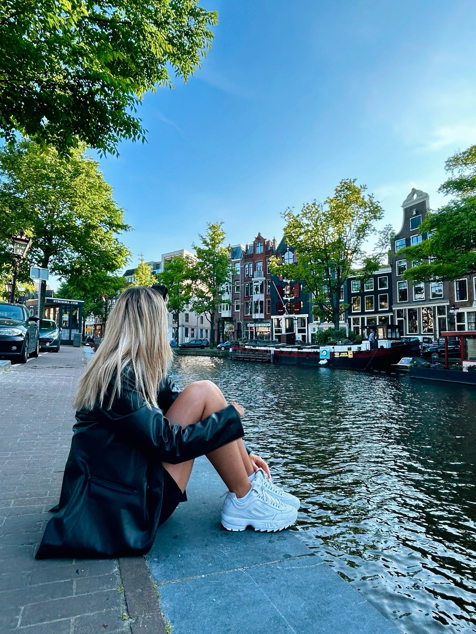 leather blazer jacket amsterdam look

#LTKMostLoved #LTKU #LTKSeasonal