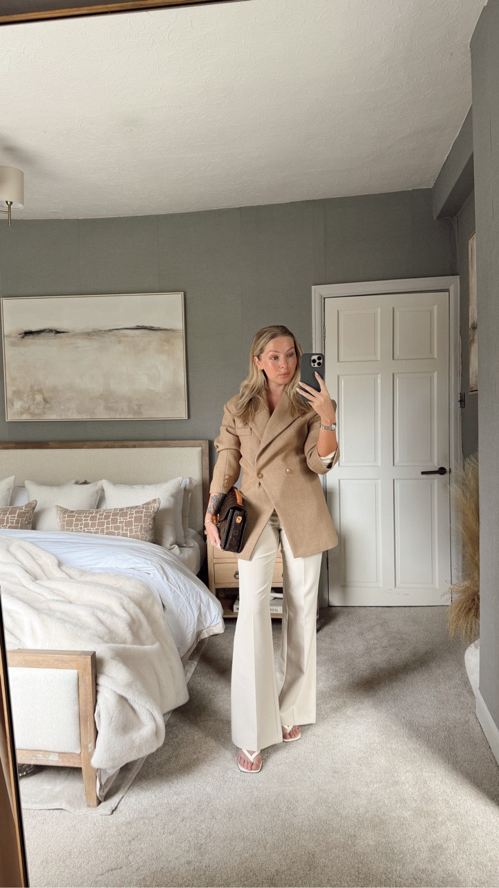 Some people chase the sun. I chase the perfect blazer fit.
Literally obsessed with this blazer @sourceunknown_official

Blazer @sourceunknown_official 
Trousers @zara 
Top @marksandspencer 
Shoes @sheinofficial 
Bag @louisvuitton 
Watch @cartier 

#QuietLuxury #MinimalStyle #BlazerStyle #NeutralOutfit
#CapsuleWardrobe