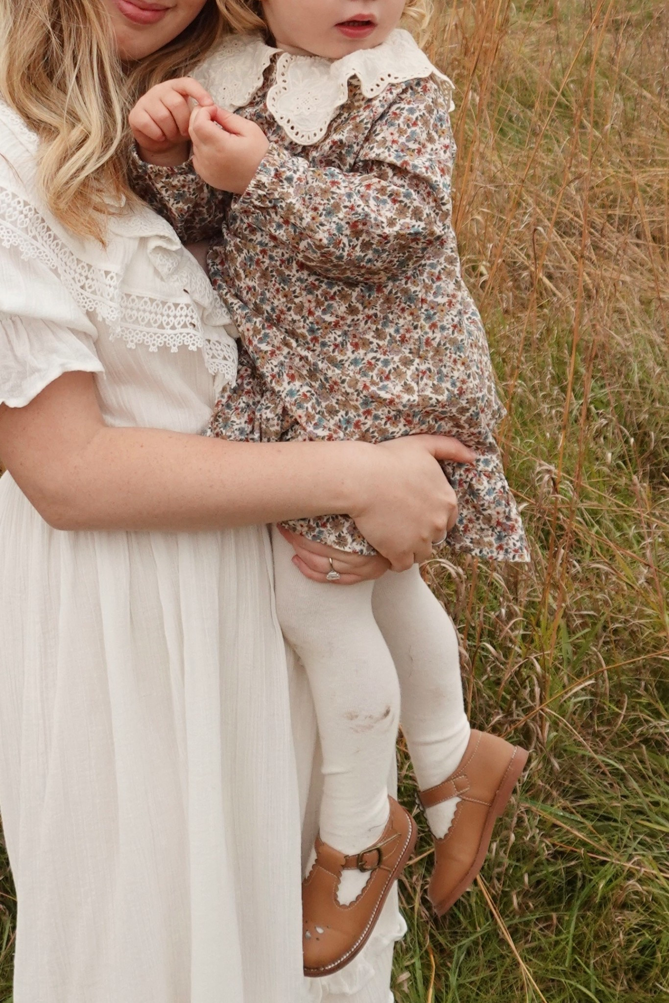 Adorable fall photos outfit for toddler girl, complete with a fall floral long sleeve dress with a gorgeous peter pan collar & mary jane shoes. #outfitinspo #familyphotos #toddleroutfit #fallphotos #fallphotoshoot

#LTKFamily #LTKBaby #LTKKids