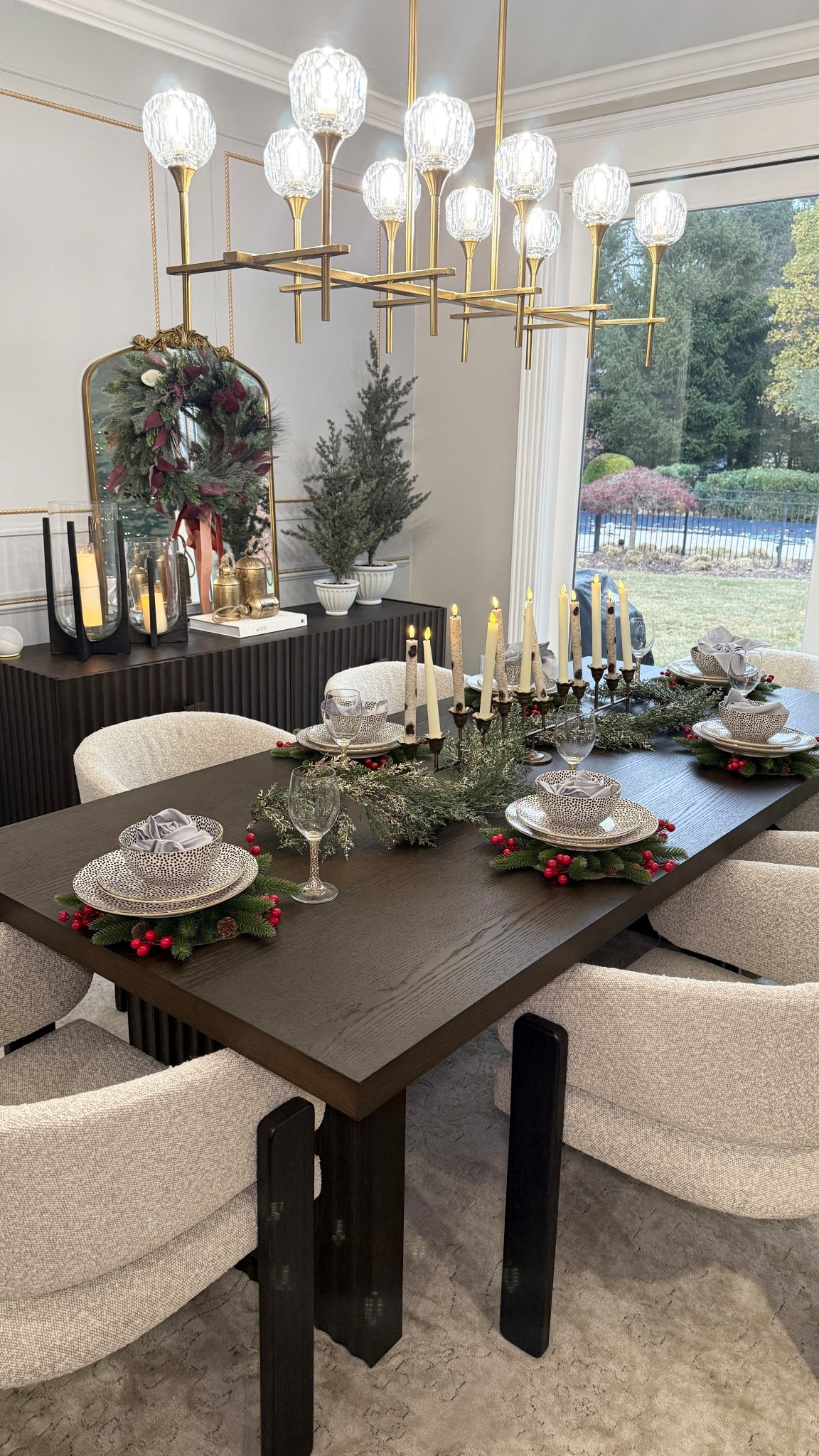 Holidyabtablescape into, simple yet festive! @wayfair @castleryus @amazonhome 

#LTKHome #LTKSaleAlert #LTKHoliday