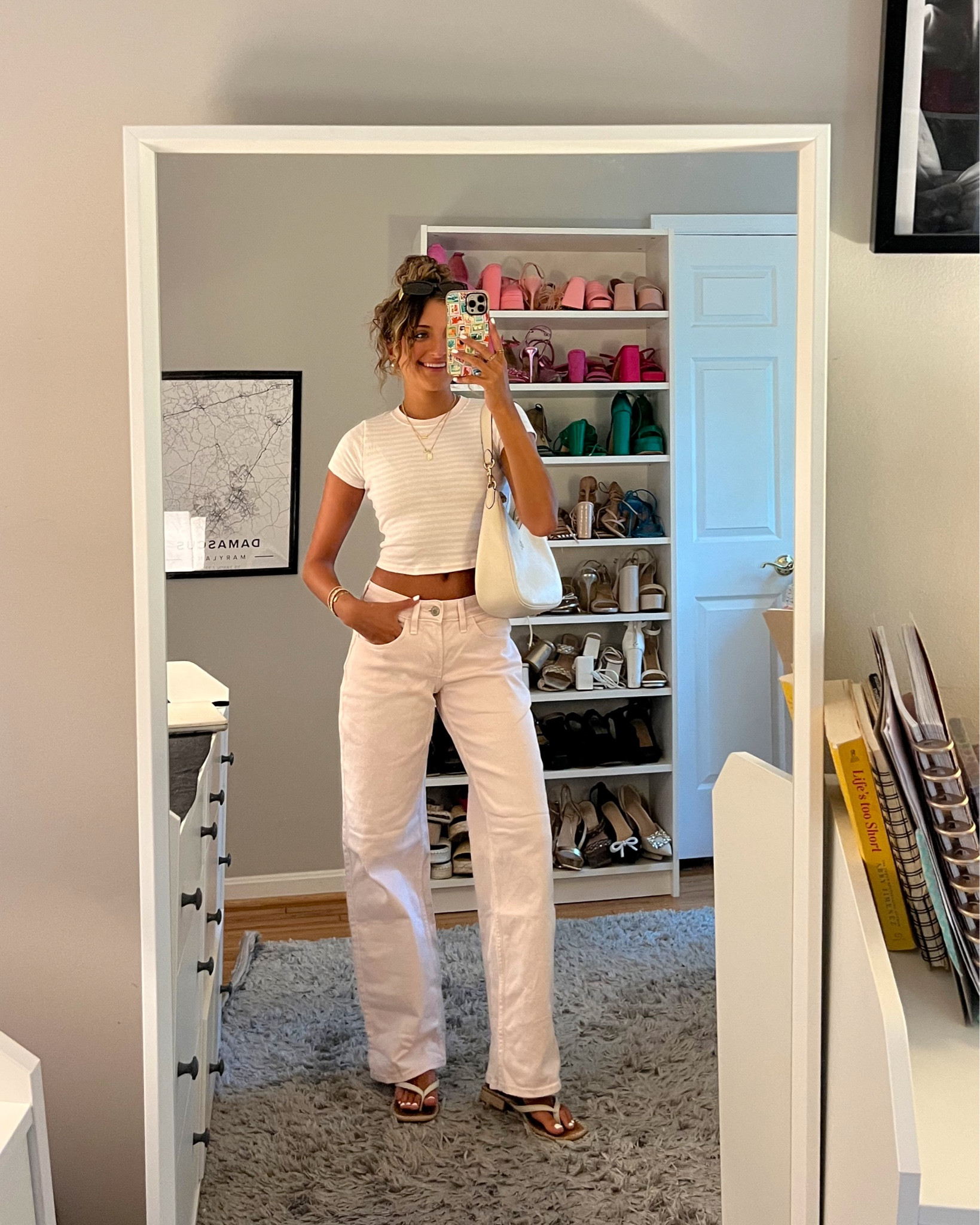 Casual summer to fall transition outfit. Love these straight leg jeans from Hollister. Wearing 000R💕