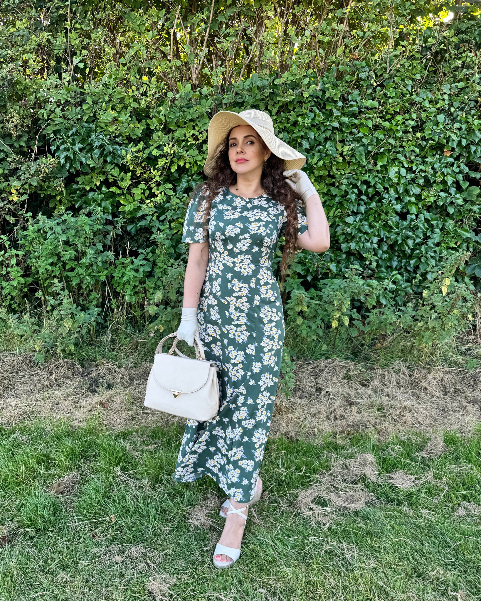 Enjoying a drink in style 😍☕️💚

🤍 Dress @rihoas_official (Ad/Previously gifted - use code vera20 for 20% off)

🏷
#ad #summerfashion #summeroutfit #naturelover #fashionblogger #styleinspiration #outfitinspiration #vintagefashion #vintageaesthetic #parisian #parisienne #parisianstyle #frenchfashion #explorepage #femininestyle #feminineaesthetic #pinterestaesthetic #rihoas #inrihoas #occasionwear #races #outfitideas #elegantfashion #elegantstyle #fashioninfluencer #classychic #classywoman #weddingguestdress #stylishweddingguest #stylingtips

#LTKstyletip #LTKeurope #LTKuk