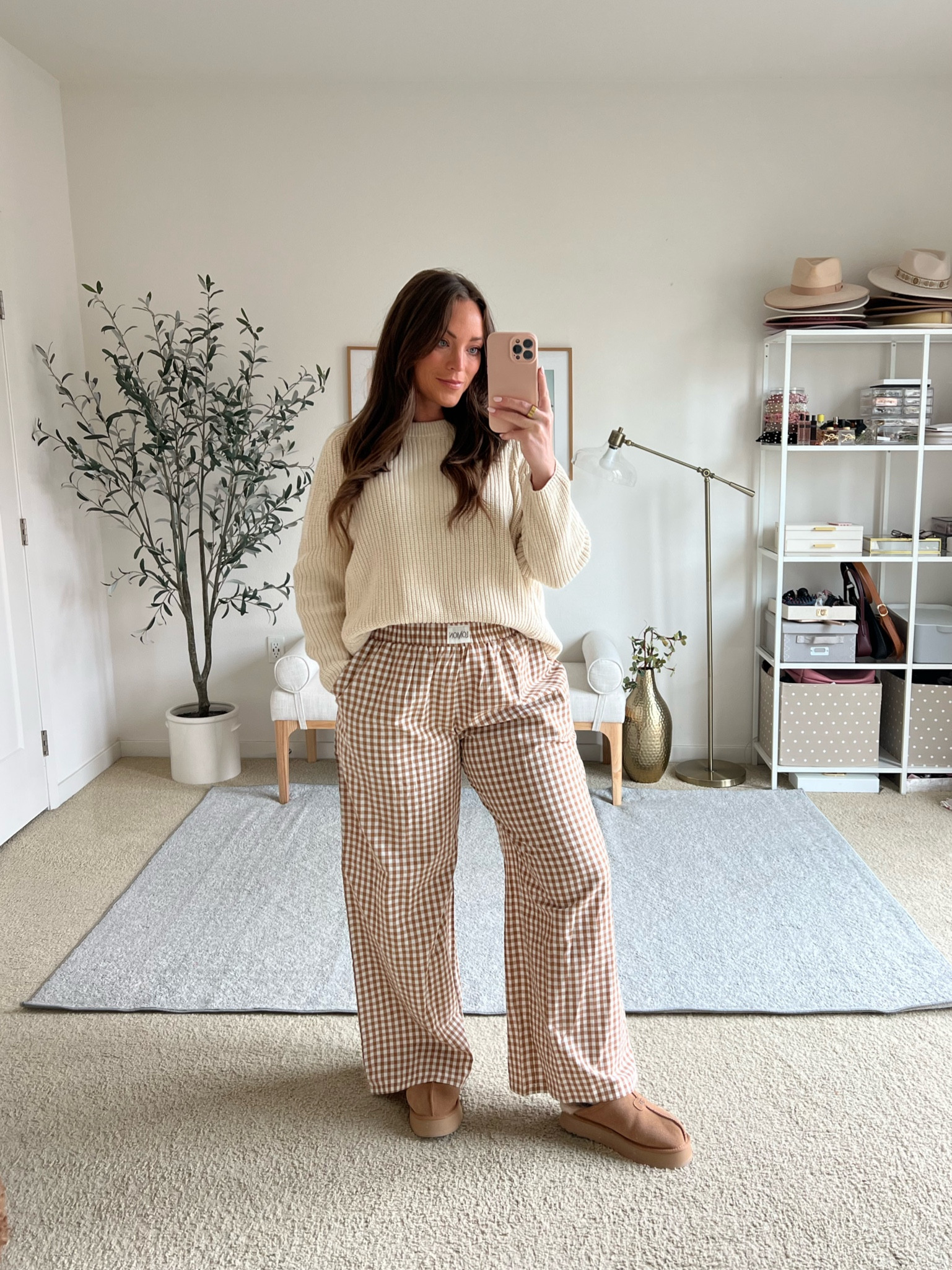 Comfy cute boxer pants outfit 🩷

In a size large in the pants, would want to size up again!


#LTKMidsize #LTKFindsUnder50