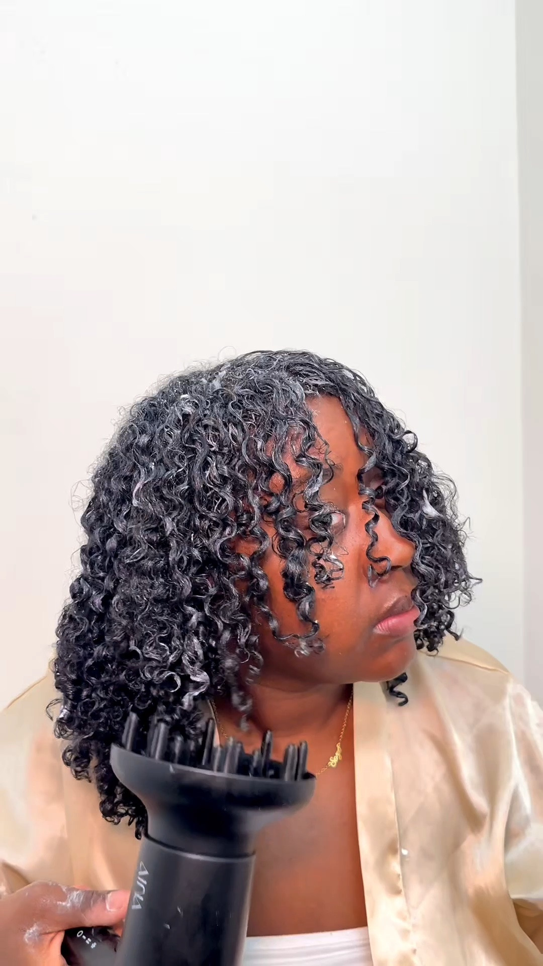 How to sleep on day 1 curls 💖✨

I used the Ashley Marie Collection moisture control cream and styling gel. Tagged are my other go to wash and go products 🫶🏾

#Washandgo #NaturalHairstyles #NaturalHairRoutine