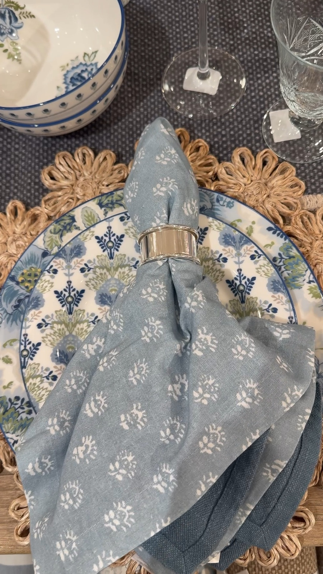 Pretty place settings for spring. Tabletop decor, table setting. ￼

#LTKHome #LTKSeasonal #LTKdayinmylife