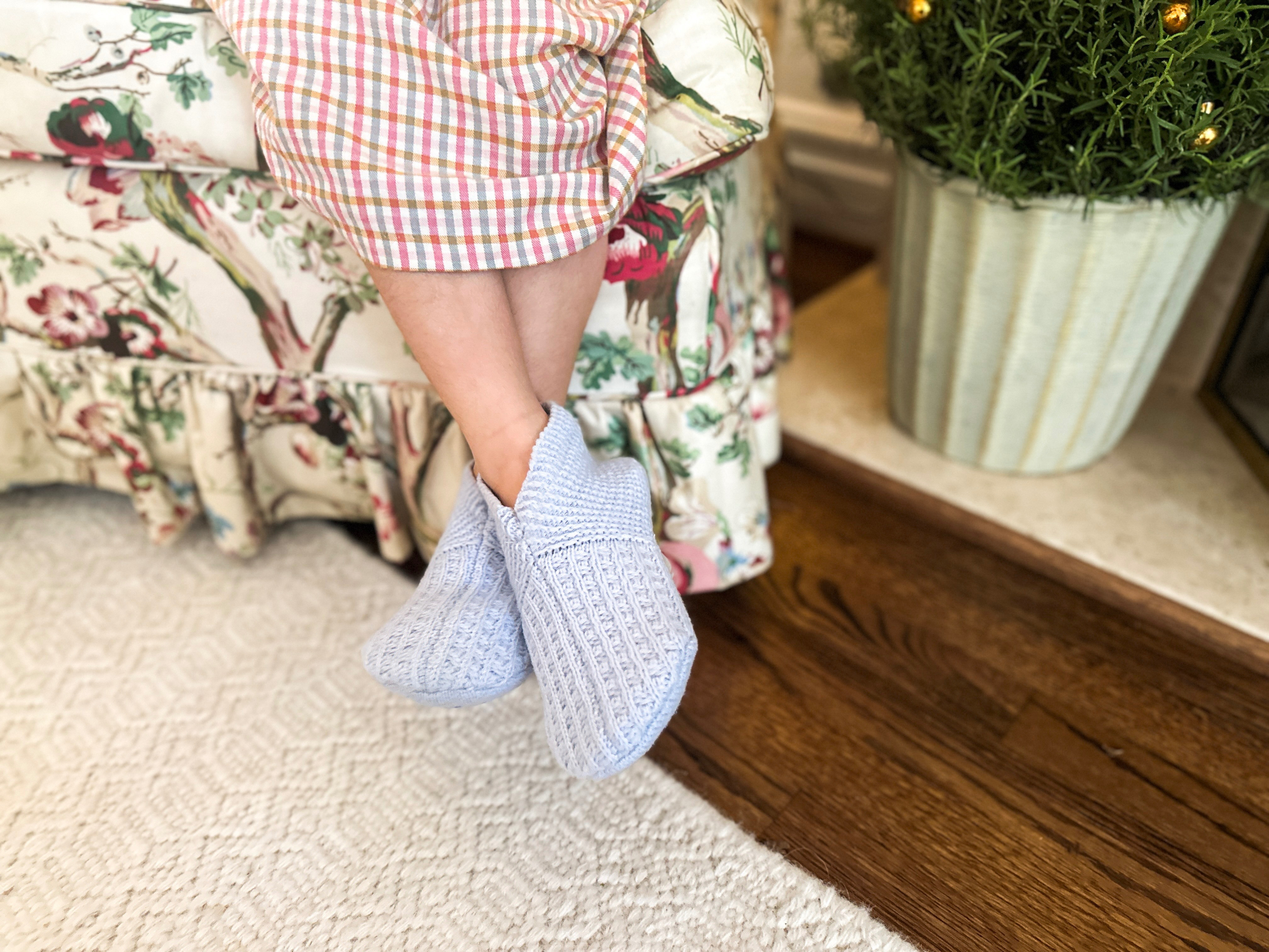 These kids' gripper slippers from @Bombas are perfect for lounging or playtime! So warm and cozy! #BombasPartner 

 

#LTKGiftGuide #LTKHoliday #LTKSeasonal