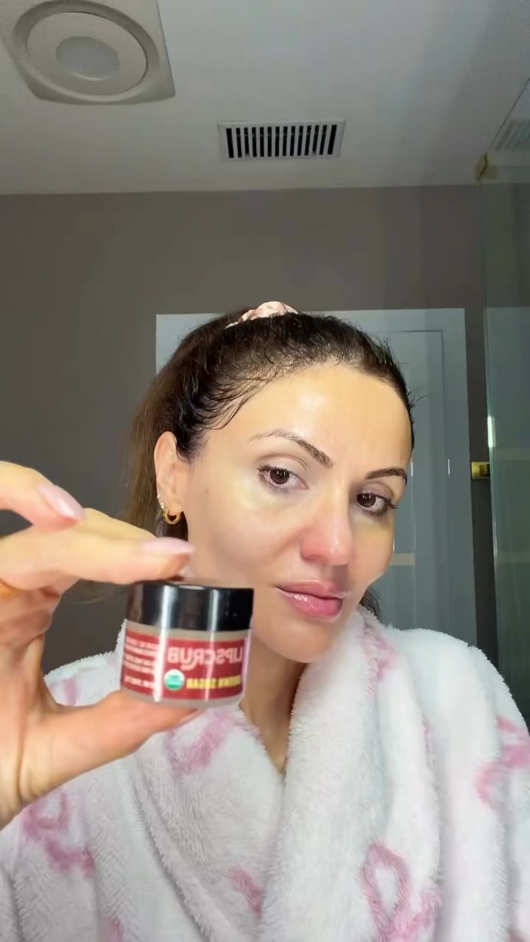 𝐌𝐲 𝐧𝐢𝐠𝐡𝐭 𝐥𝐢𝐩-𝐜𝐚𝐫𝐞 𝐫𝐨𝐮𝐭𝐢𝐧𝐞 💋✨

I gently exfoliate, apply a rich lip moisturizer, and finish with a hydrating lip mask for overnight care 💄
Waking up with smooth, soft, perfectly hydrated lips every morning ✨

Featuring my go-to lip-care favorites 🤍

@laneige_us @laneigeca @ecolips

#LipCareRoutine #NightRoutine #HydratedLips #SelfCareMoments #BeautyEssentials
#LTKBeauty #LTKCreator #UGCBeauty #PRList
