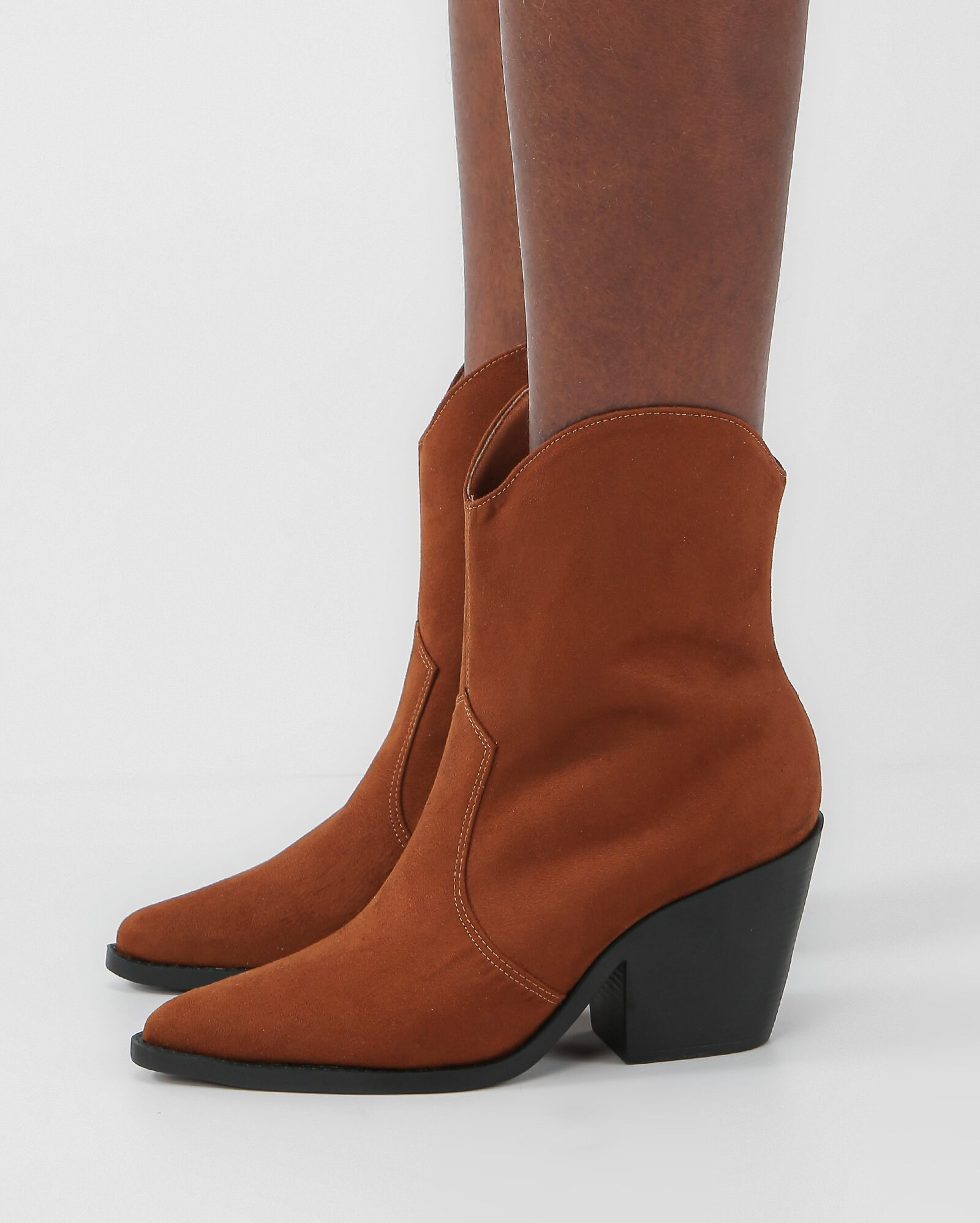 Bota feminina western cano médio marrom | Riachuelo | Riachuelo (BR)