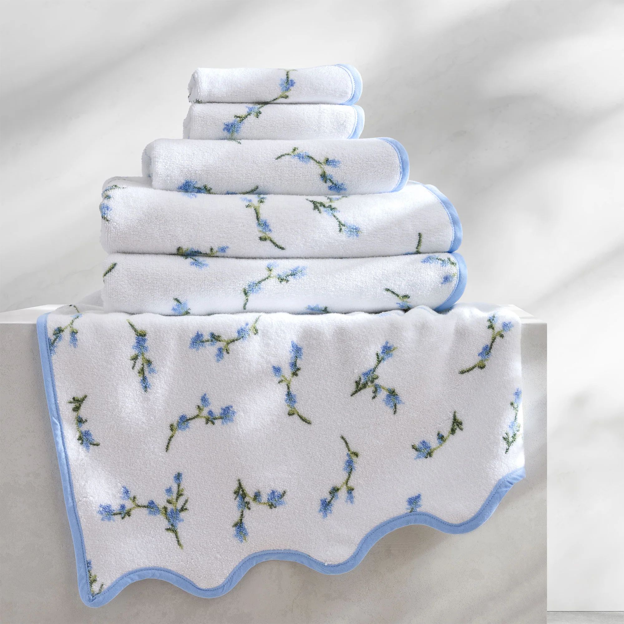 Floral Scallop Towel | Kassatex