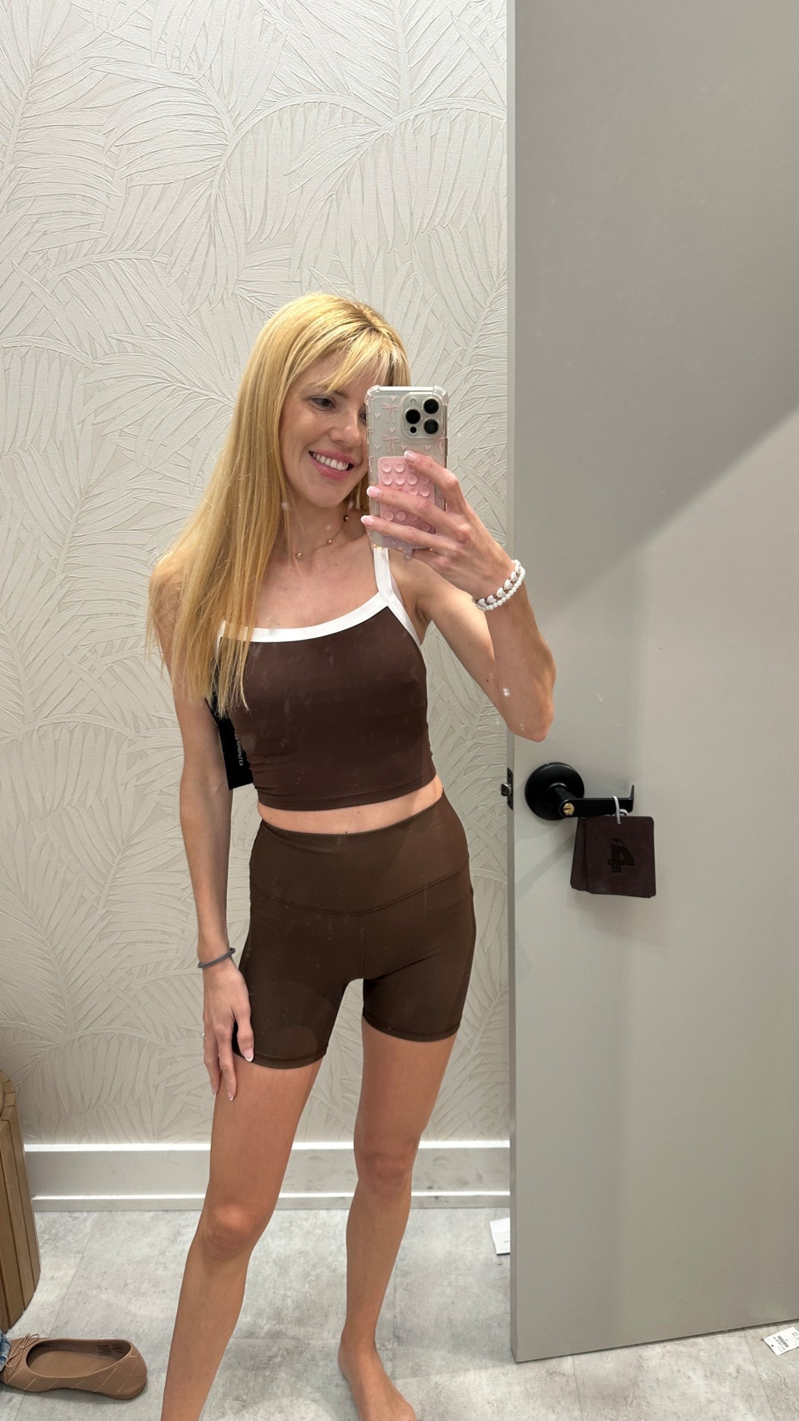 Most gorgeous active set with built in bra in brown and a tons of colors 💕

#LTKsale #LTKfitness #LTKtravel