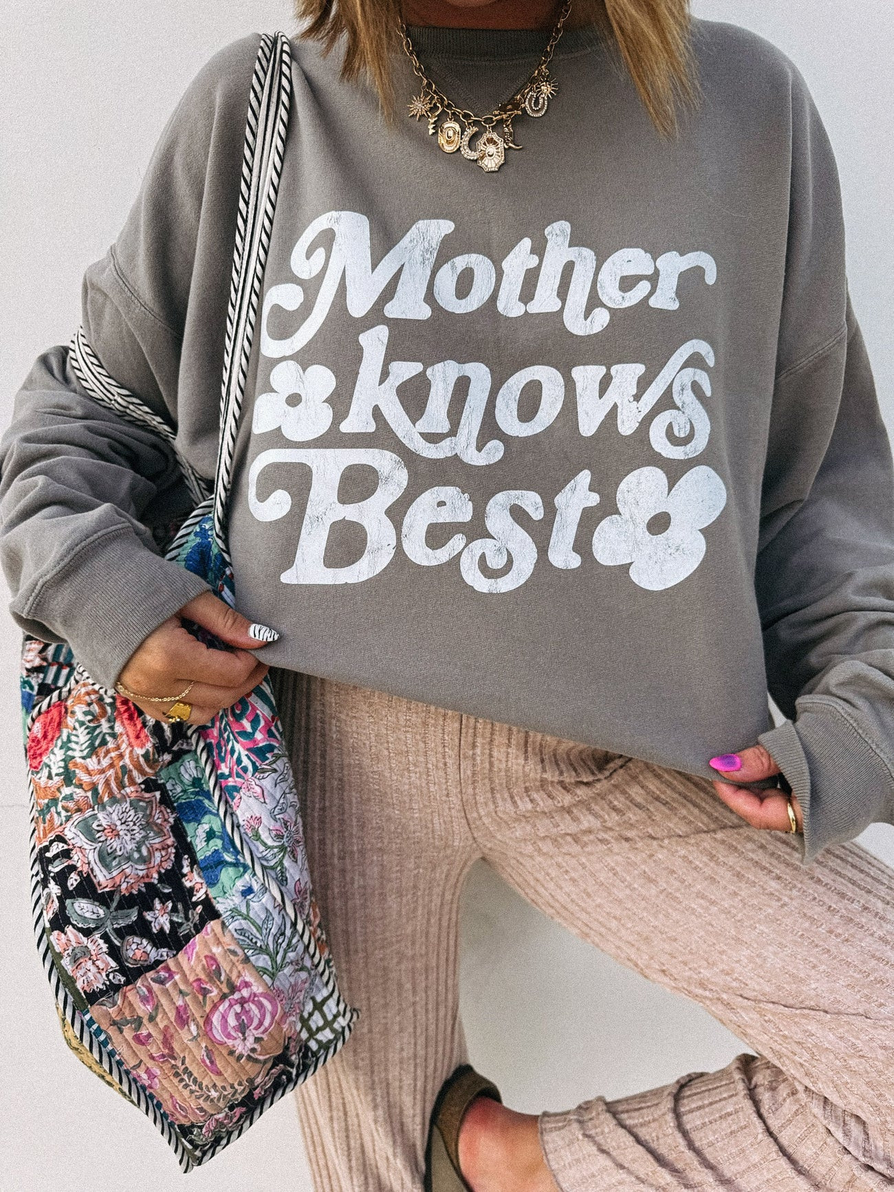 ETTA OG | mother knows best sweatshirt - charcoal | Etta+East
