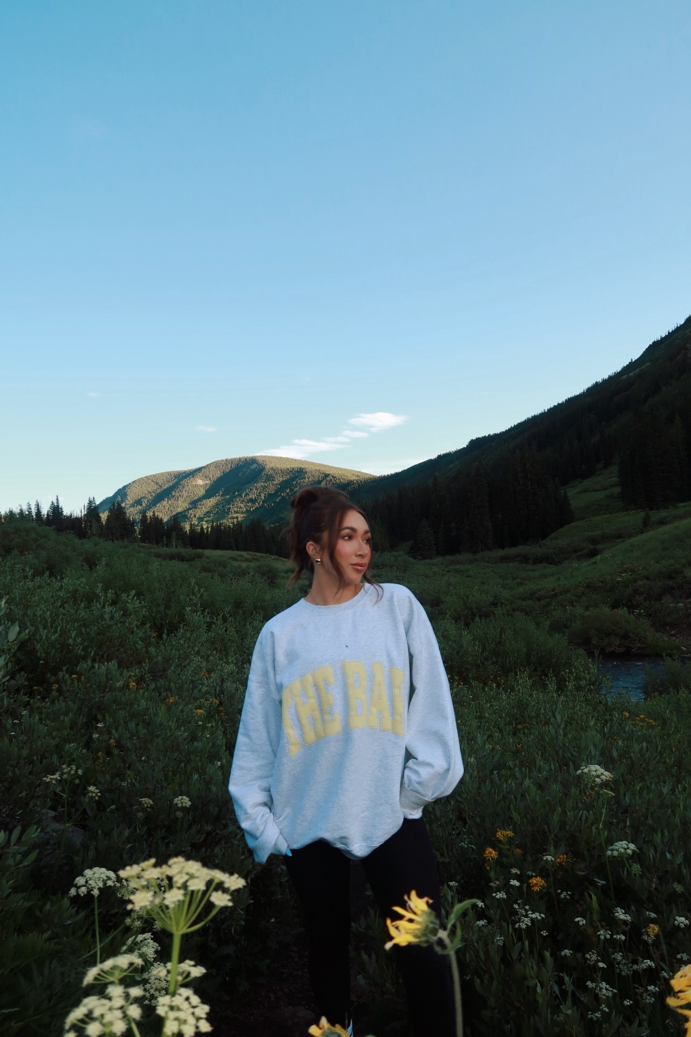 My fav sweatshirt from the bar. Wearing XL.

#LTKFindsUnder100 #LTKStyleTip