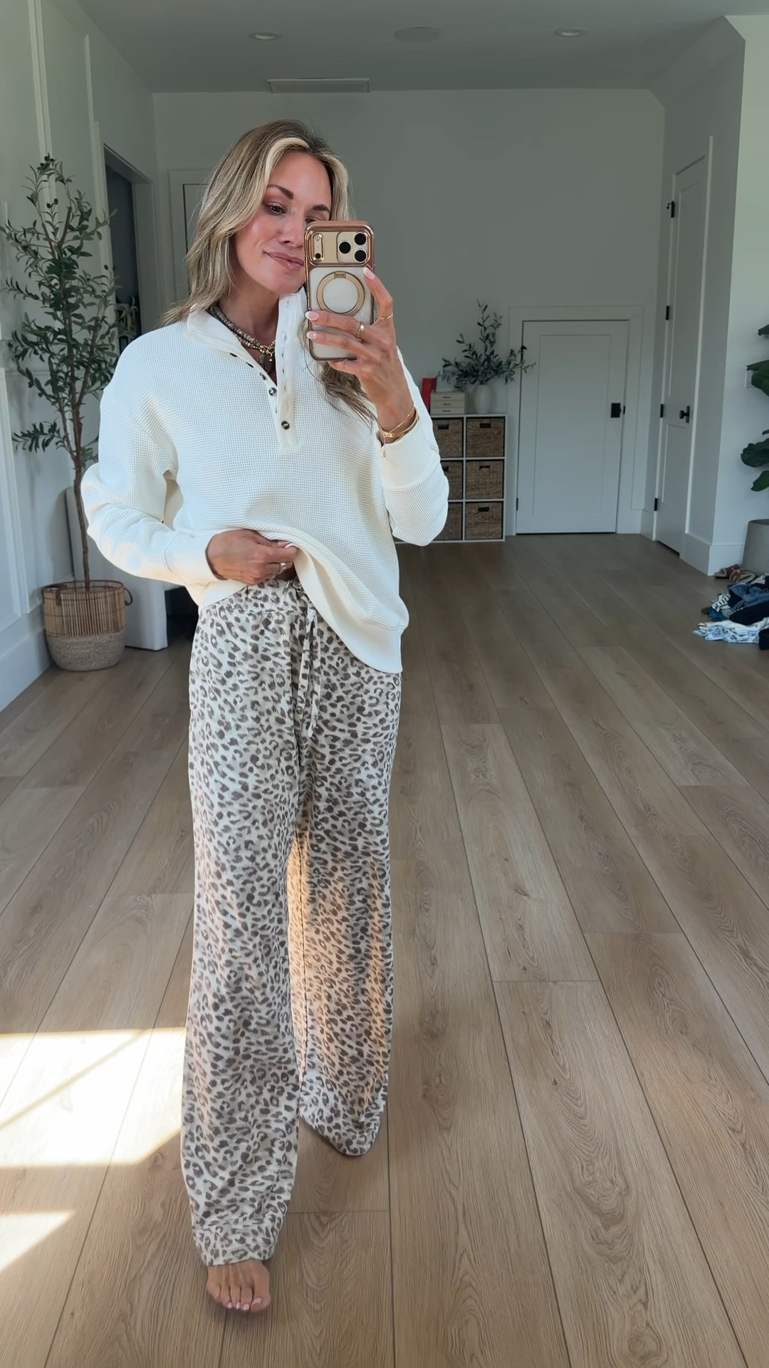 these are the softest lounge pants! love them paired with this pull over but they also have a matching pj top!

#LTKmomlife #LTKootd #LTKselfcare