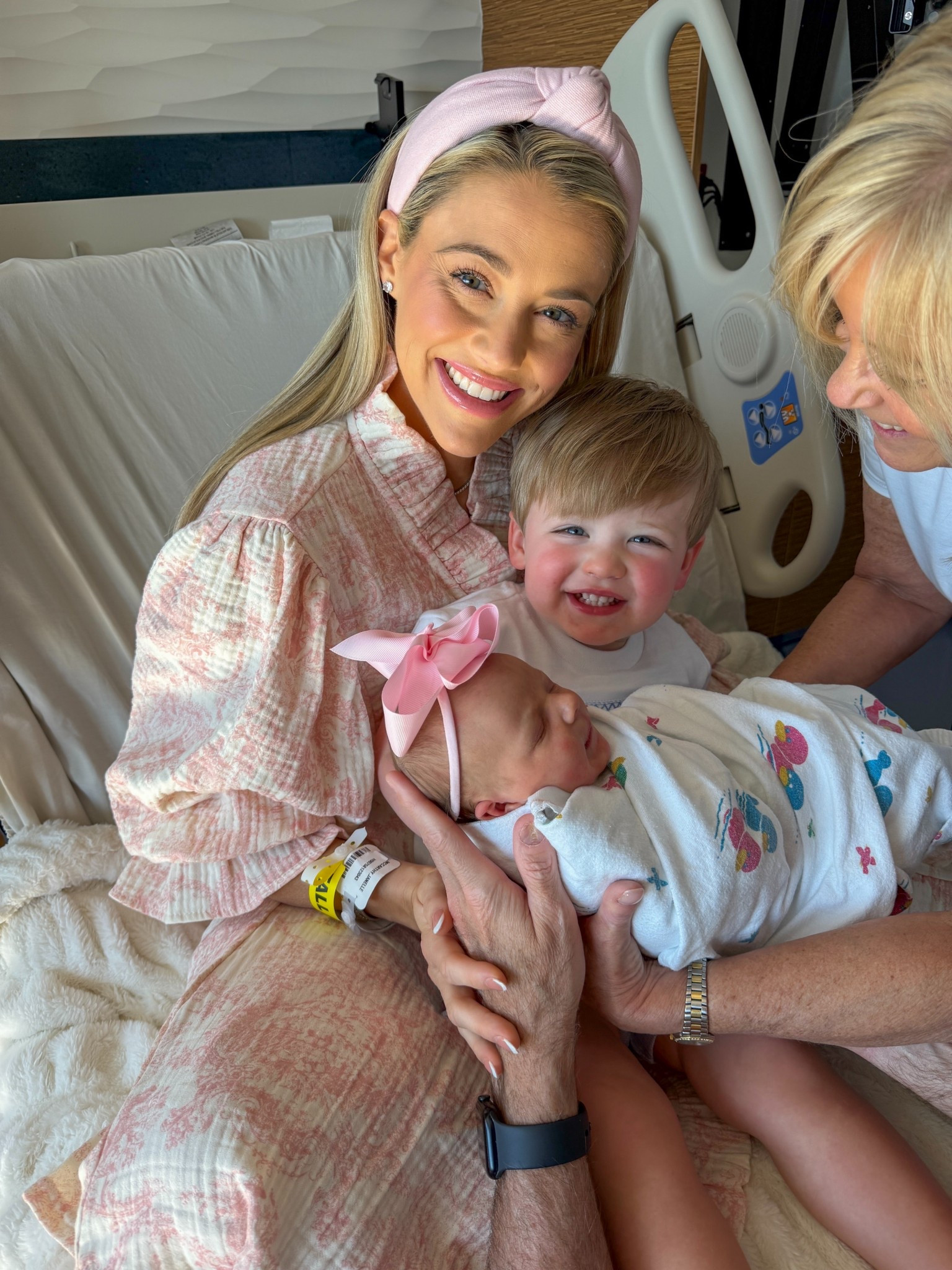 Postpartum Pajamas 
Postpartum Robe
Baby Girl Bow Headband 

#LTKBaby #LTKootd