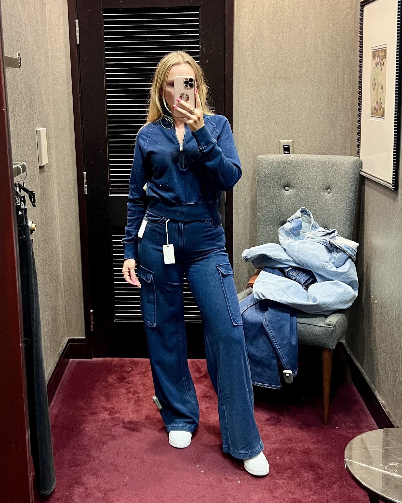 I LOVE these jeans! They are always running sales!!

Good American jeans // cargo jeans // wide leg jeans // ootd // jean top // outfit // Nordstrom 

#LTKWorkwear #LTKStyleTip