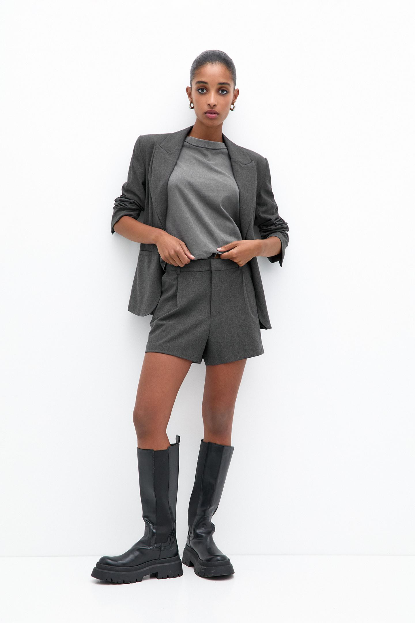 Bermuda tailoring com pinças | PULL and BEAR PT