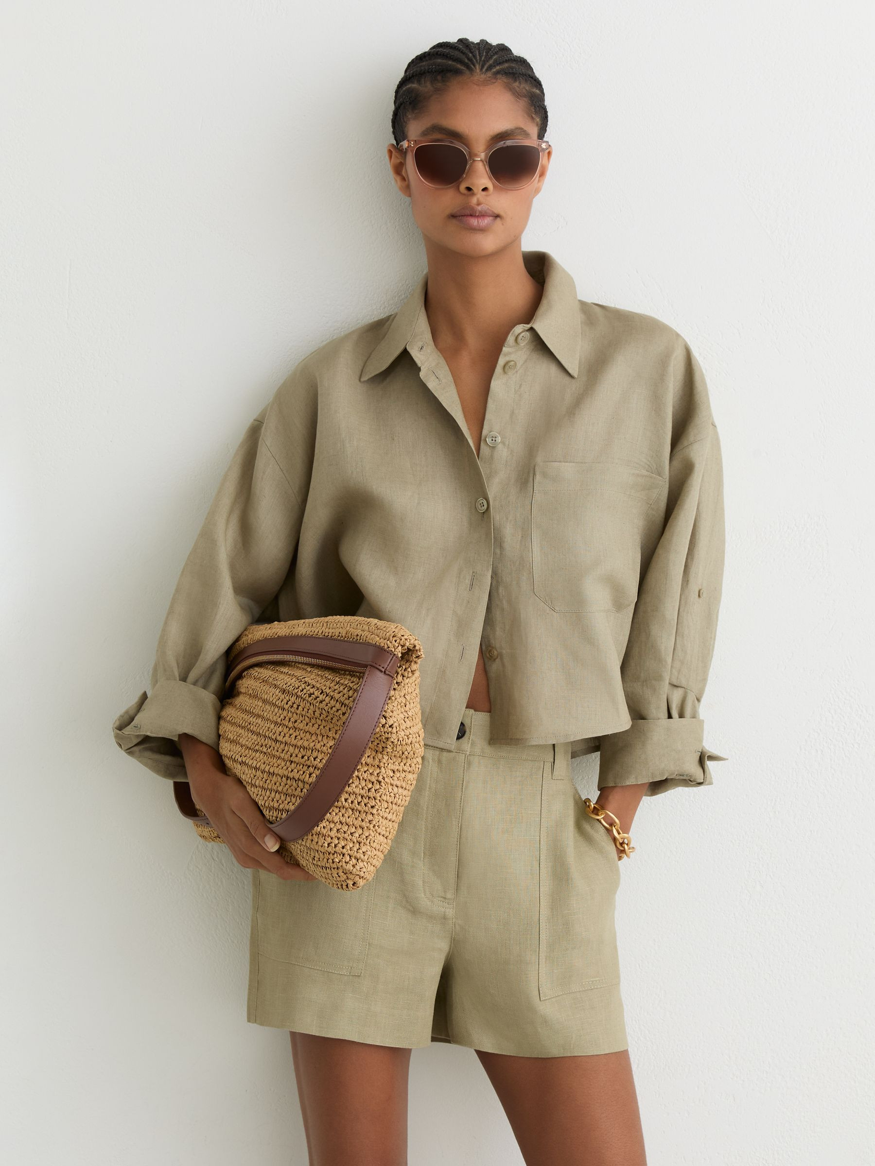 Reiss Linen Shorts in Sage Green - REISS | Reiss UK