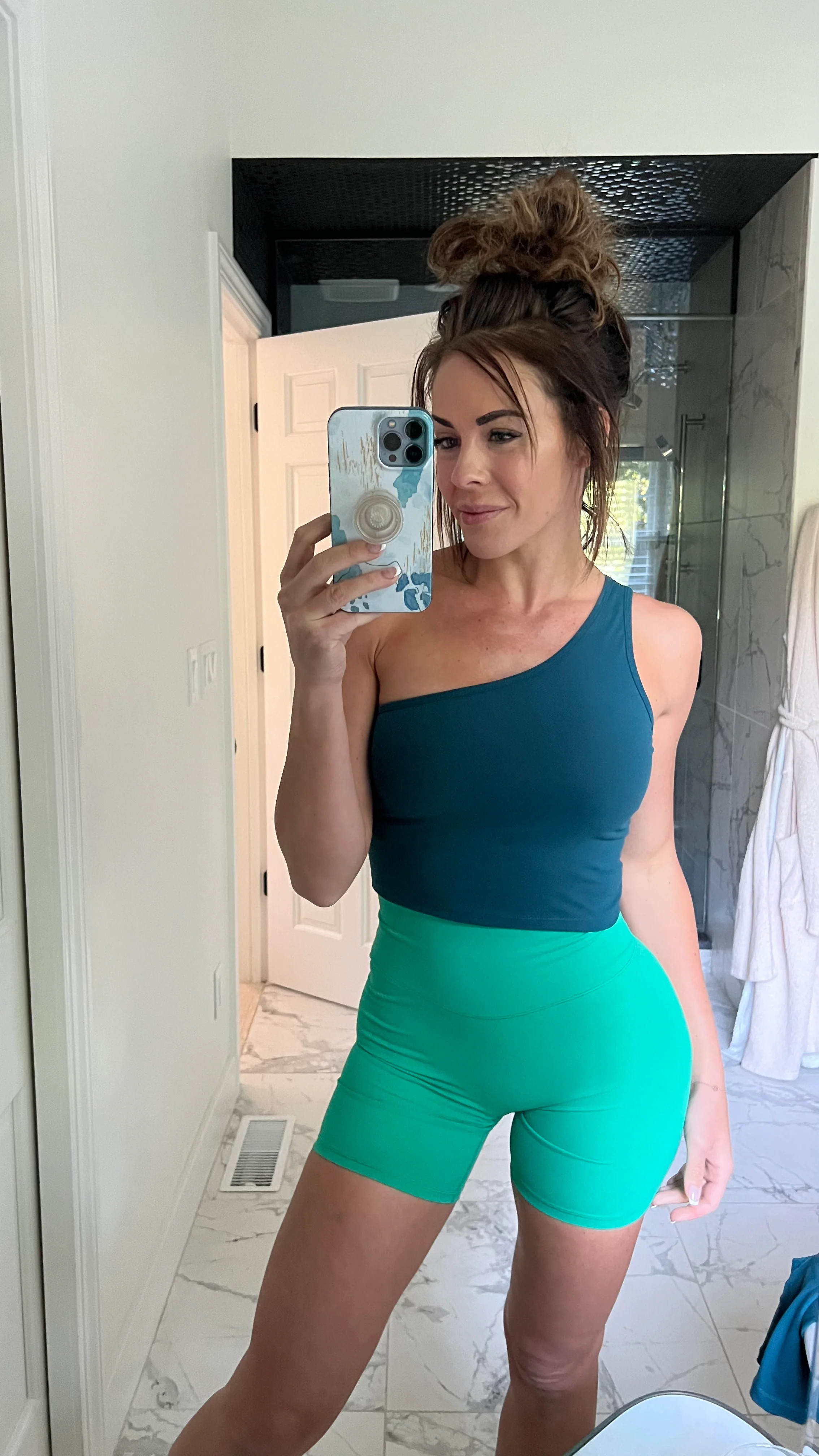 One Shoulder Crop | P'tula