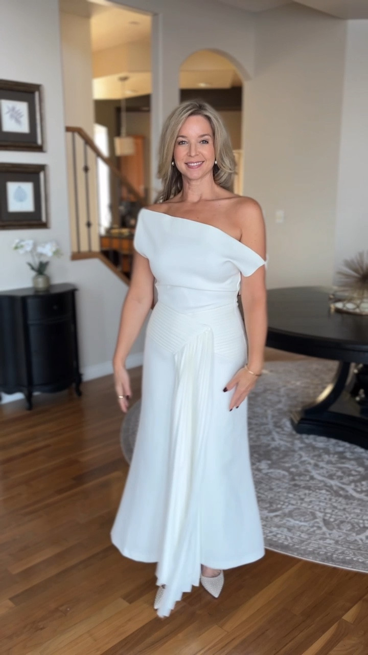 If I had my druthers (yes, I just said druthers) I would get to wear a fancy dress every day… if even for a short while. 
Of course, I’d slip into a comfy pair of sweatpants at the end of the day, however! 😂

From casual to a gala style dress, these have got you covered! 

 These are all from @bellabarnett.official 
I have become a bit of a fan over the last year. 

I sized up to a M in all these dresses.

Off the shoulder, lbd, little black dress, gala, special event dress, unique style dress, gown, maxi dresss





#LTKWedding #LTKgrwm #LTKPetite