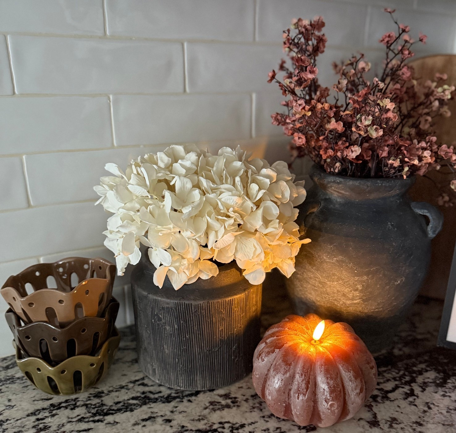 The first hint of cozy… linked all the details on my LTK 🕯️🖤🍂

#LTKSeasonal #LTKHome #LTKFindsUnder50
