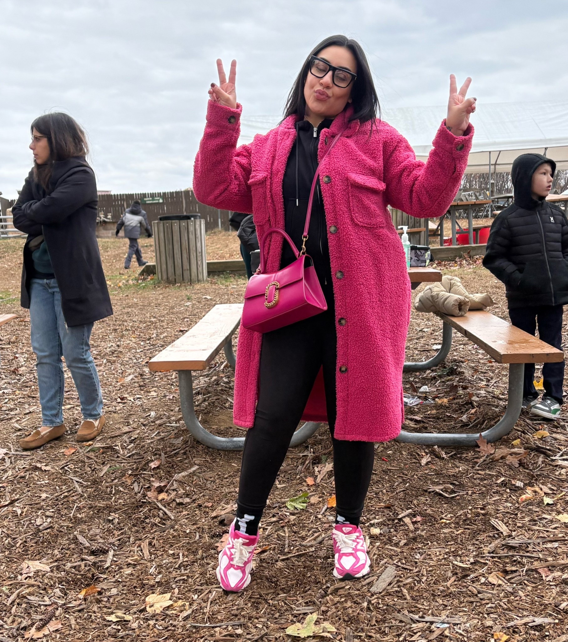 Victoria Secret outfit (pants / hoodie) for under $60!!!
Also my jacket dupe for $35!!!!!!
Easy fall fits to add color into your wardrobe! 




#fallfashion #fallstyle #pinkfallstyle #pinkjacket #pinkpurse #victoriasecretoutfit #comfyfit

#LTKMidsize #LTKmomlife #LTKStyleTip