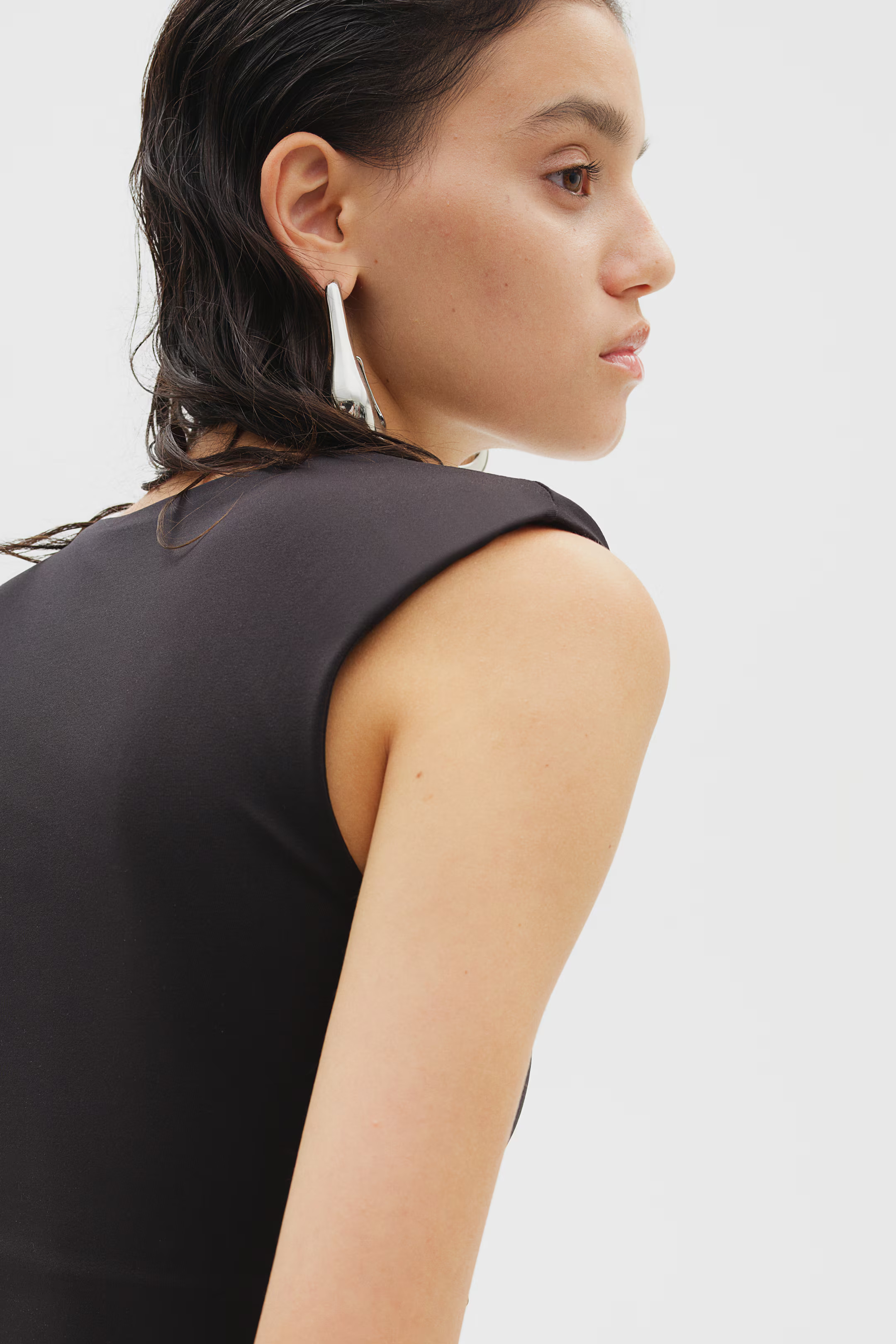 Tank Top with Shoulder Pads - Black - Ladies | H&M US | H&M (US + CA)
