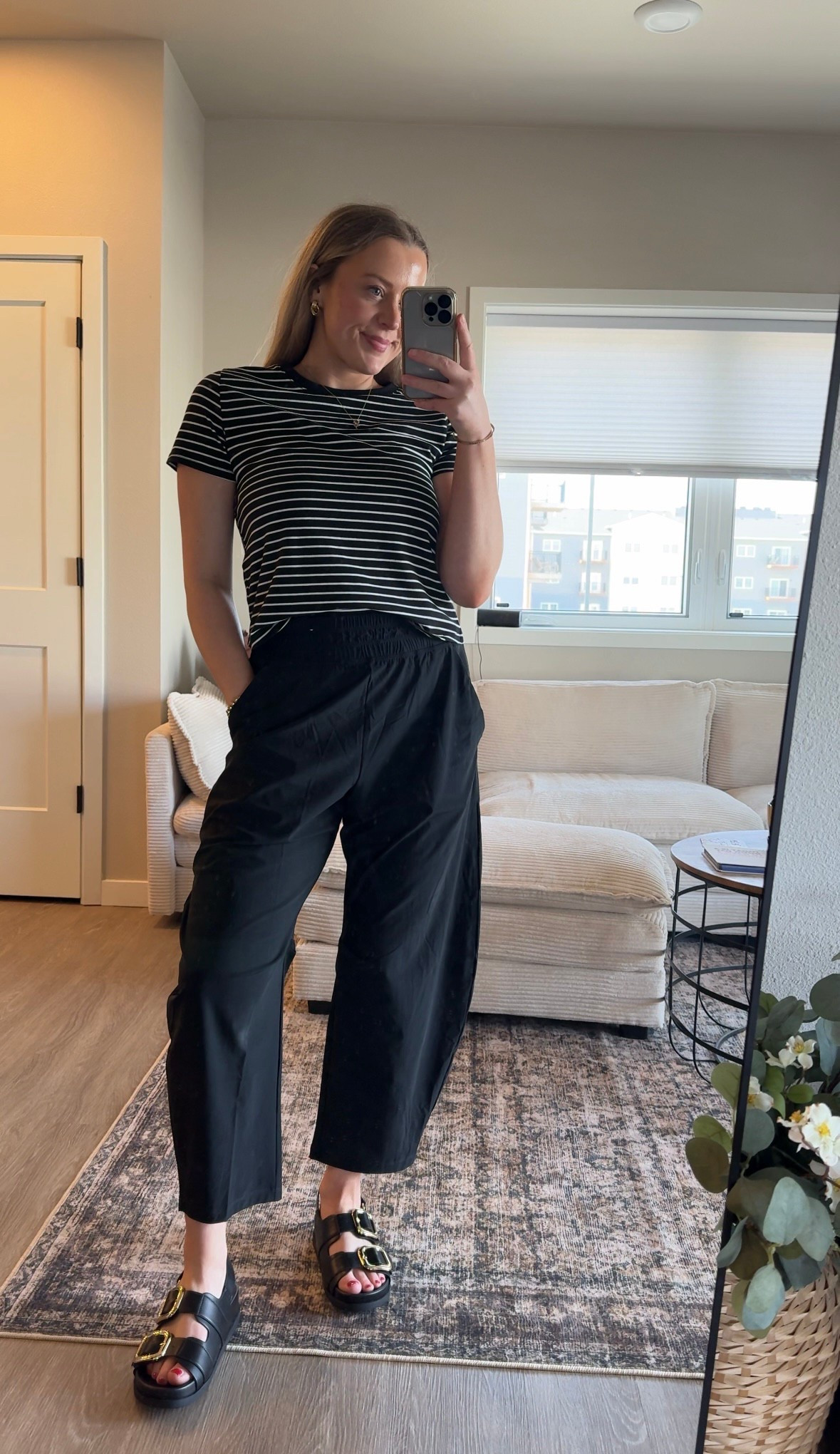 Loving these SleekTech Barrel Ankle Pants from Old Navy 😍

#LTKSaleAlert #LTKU #LTKFindsUnder50