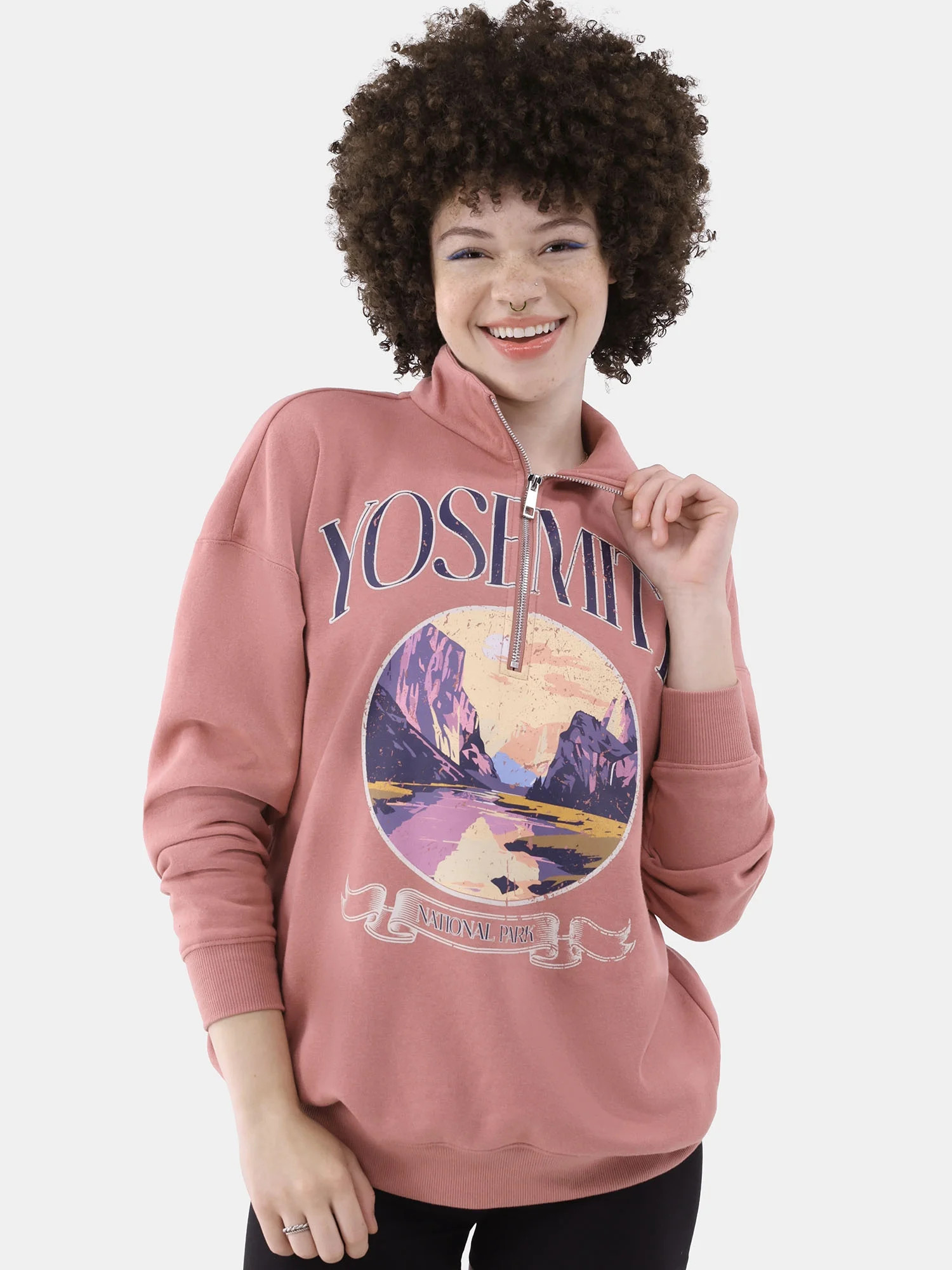 No Boundaries Quarter Zip Graphic Sweatshirt, Women’s and Women’s Plus - Walmart.com | Walmart (US)